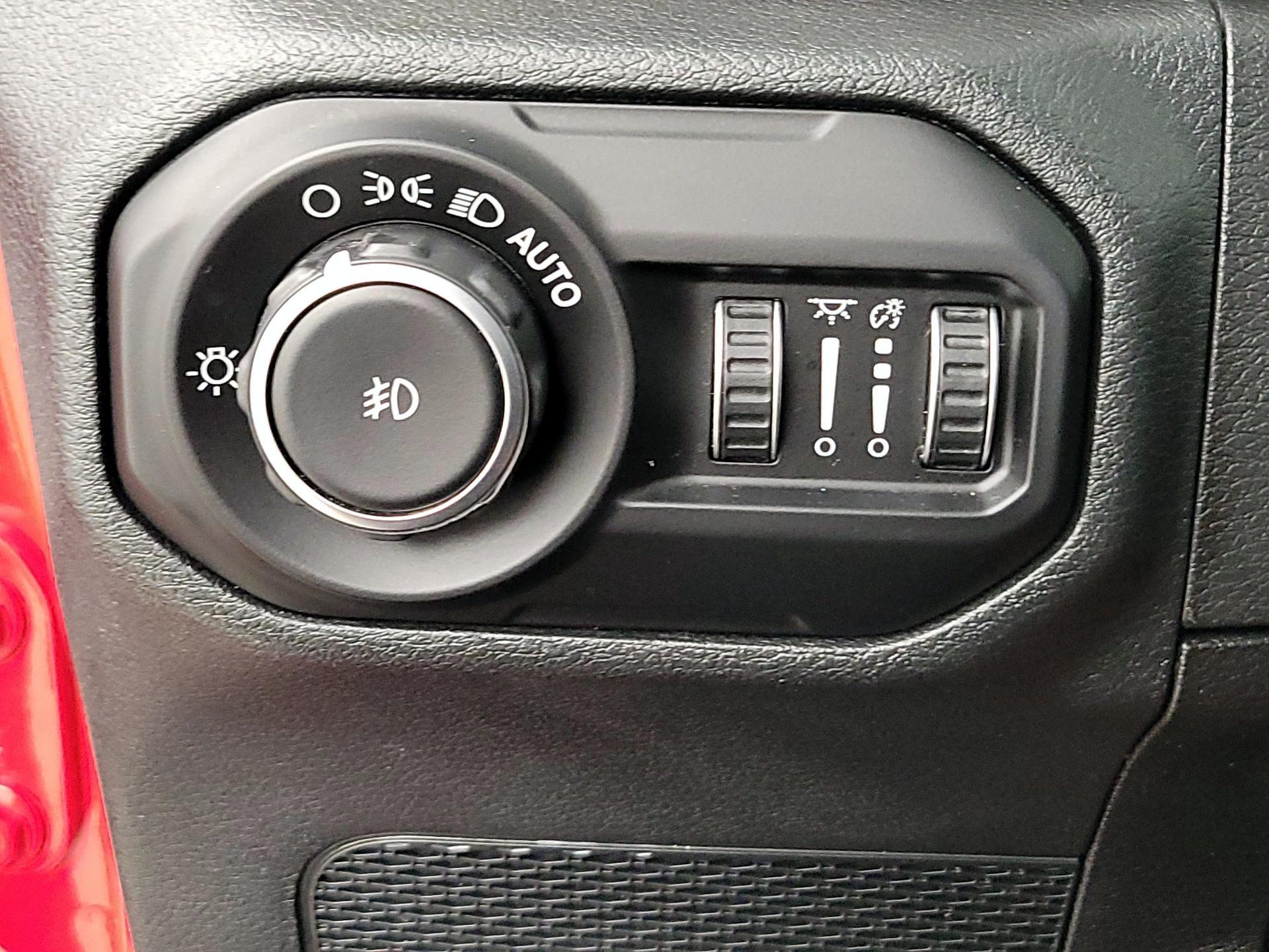 Thumbnail: 2020 Jeep Wrangler - 13