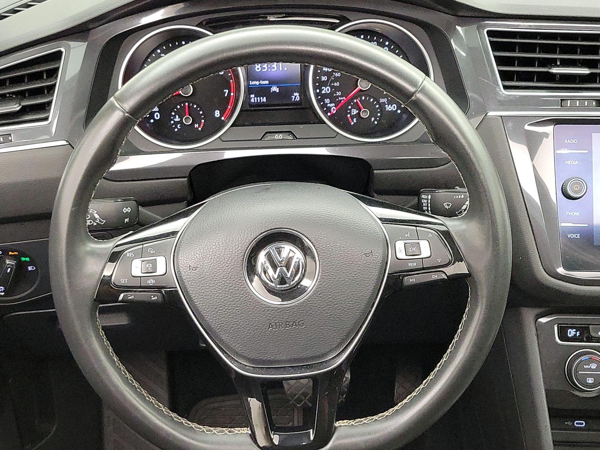 Thumbnail: 2021 Volkswagen Tiguan - 10