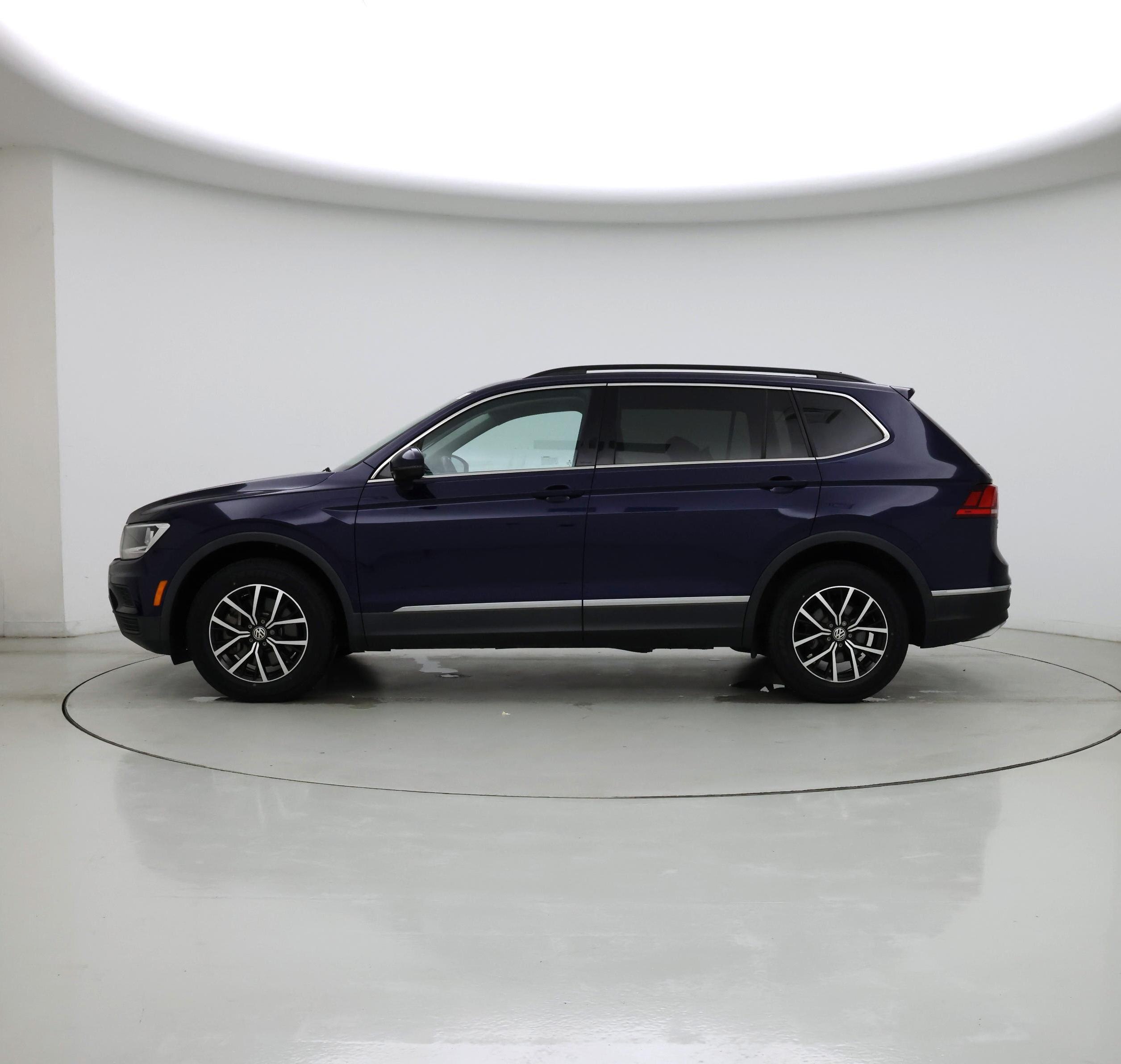 Thumbnail: 2021 Volkswagen Tiguan - 3