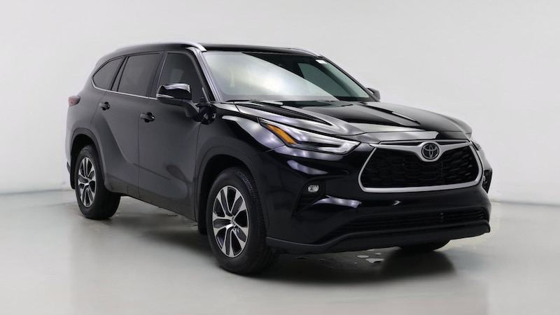 2024 Toyota Highlander XLE Hero Image