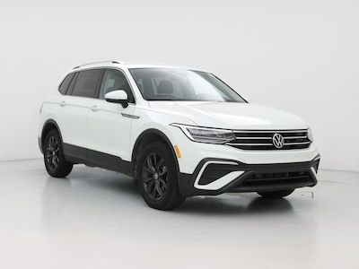 White 2024 Volkswagen Tiguan SE