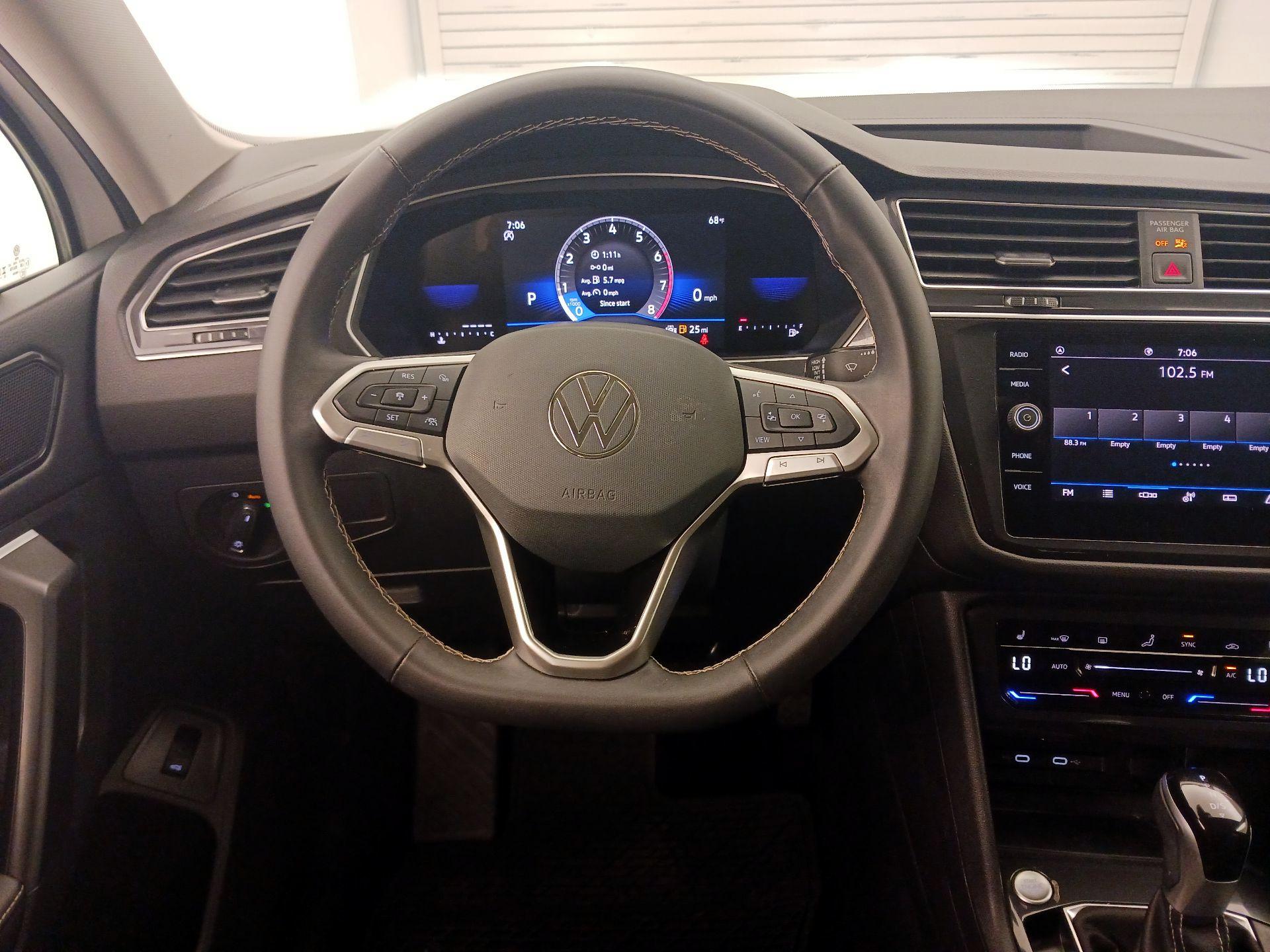 Thumbnail: 2024 Volkswagen Tiguan - 10