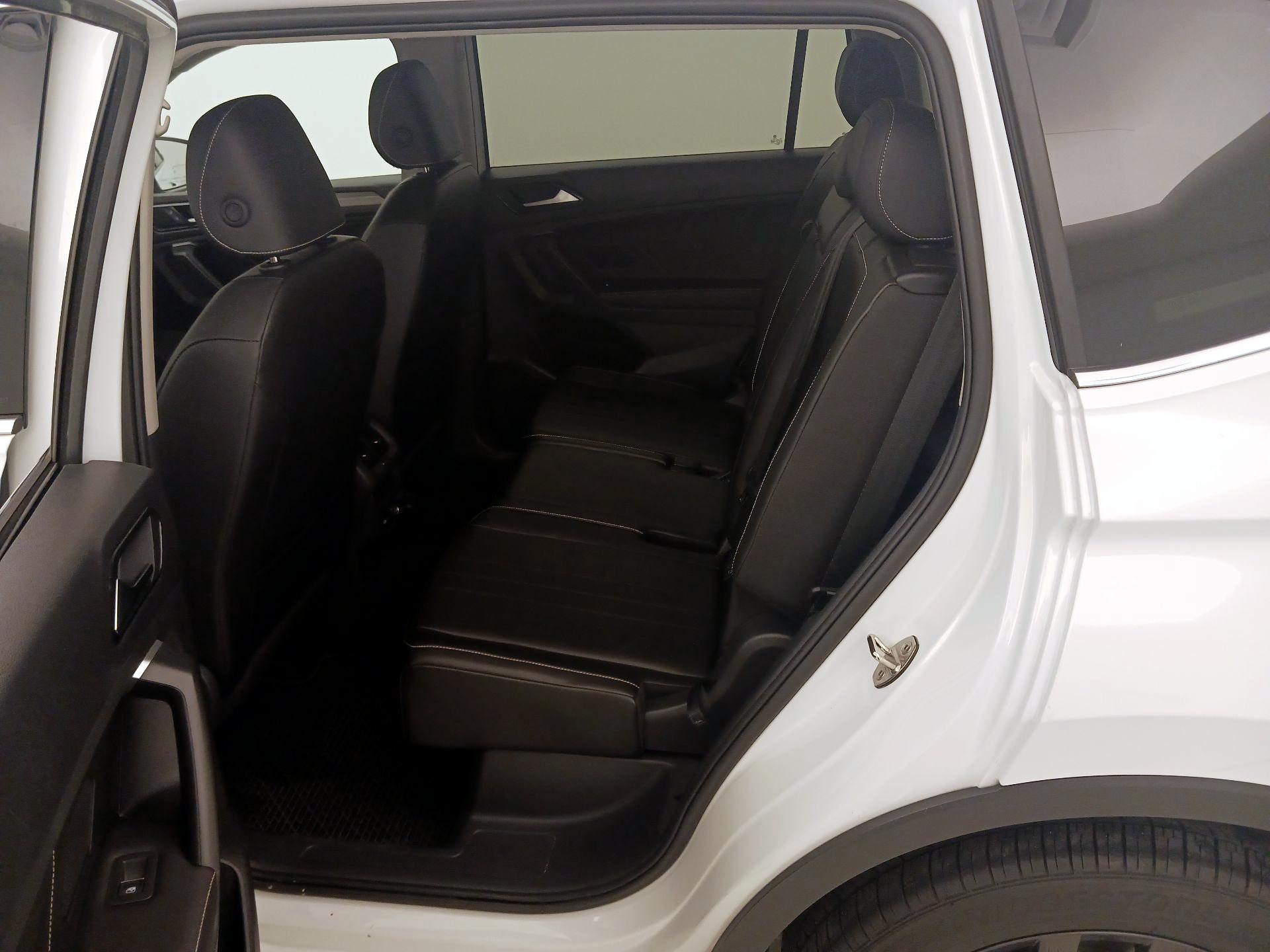 Thumbnail: 2024 Volkswagen Tiguan - 19