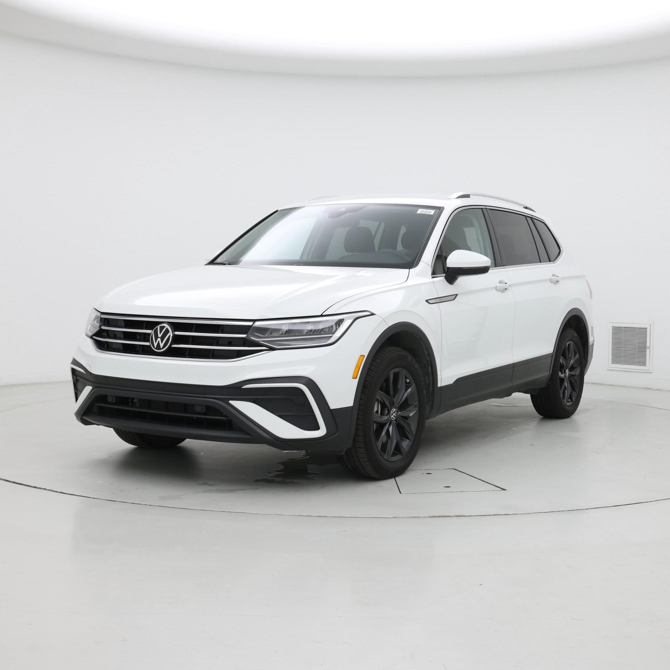 Thumbnail: 2024 Volkswagen Tiguan - 4