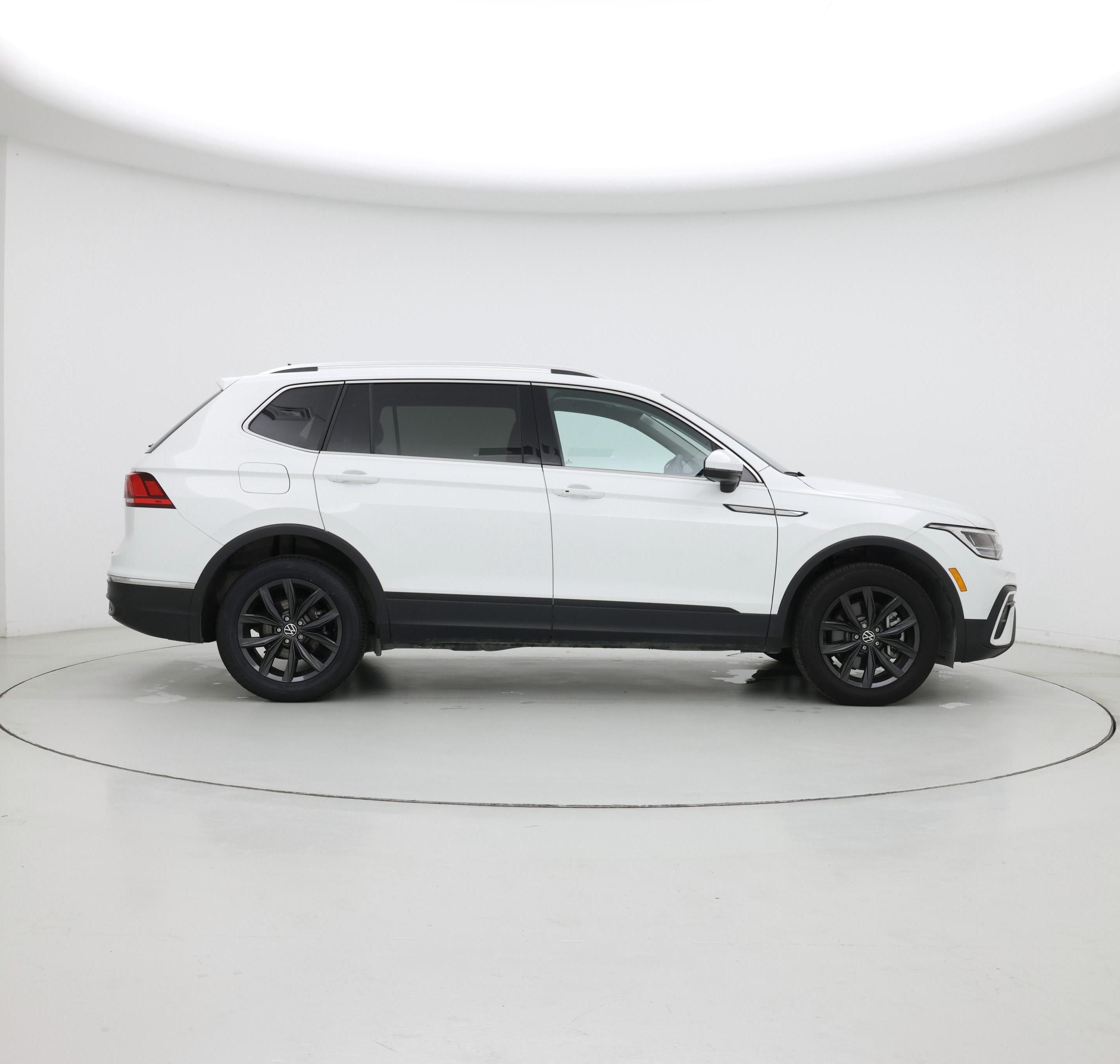 Thumbnail: 2024 Volkswagen Tiguan - 7