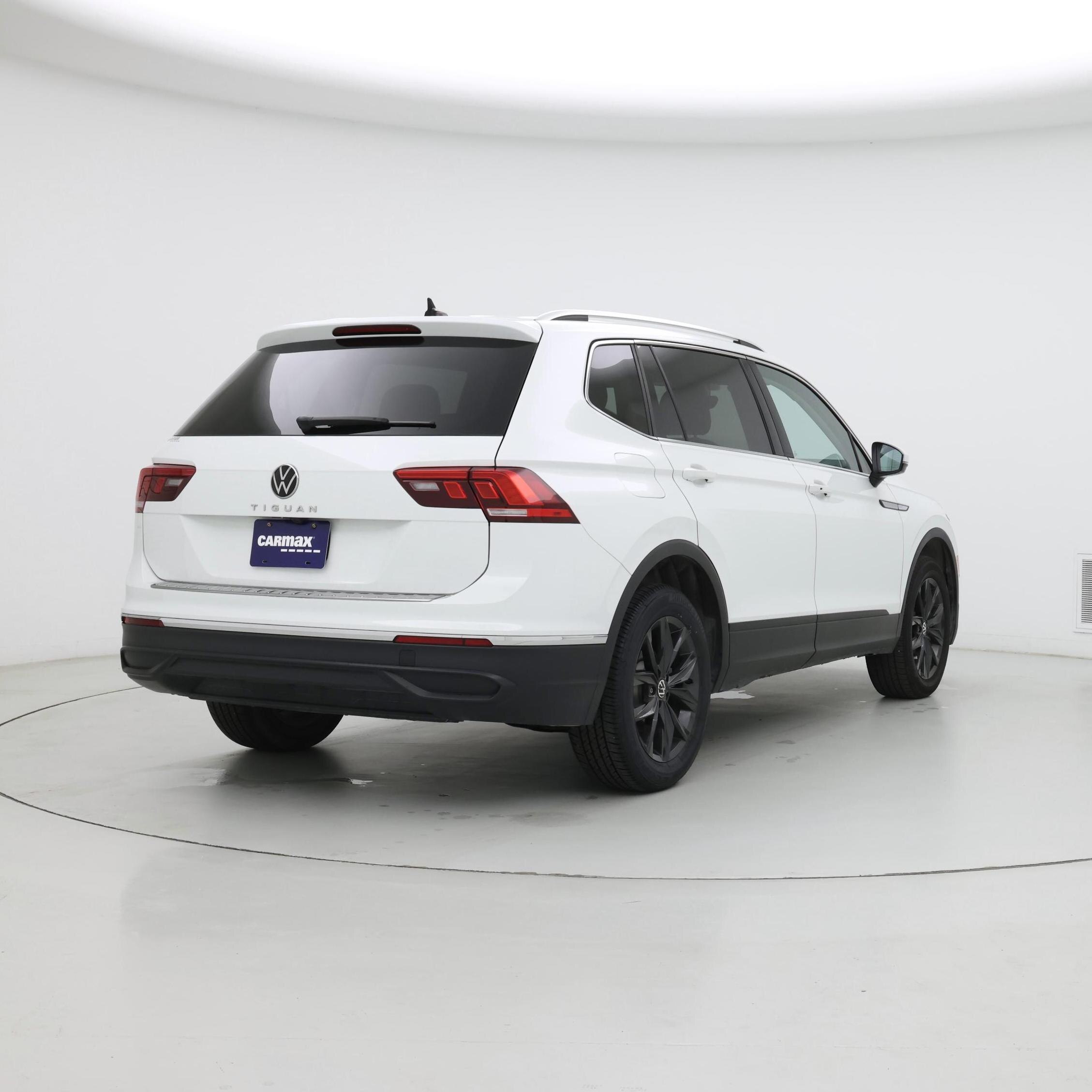 Thumbnail: 2024 Volkswagen Tiguan - 8