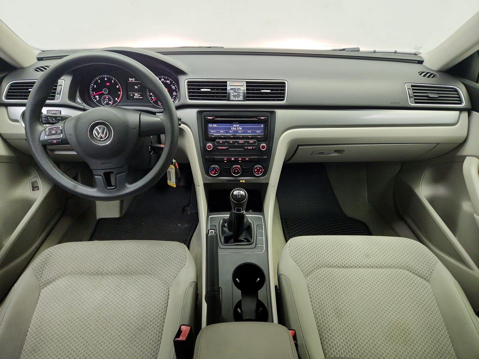 Thumbnail: 2014 Volkswagen Passat - 9