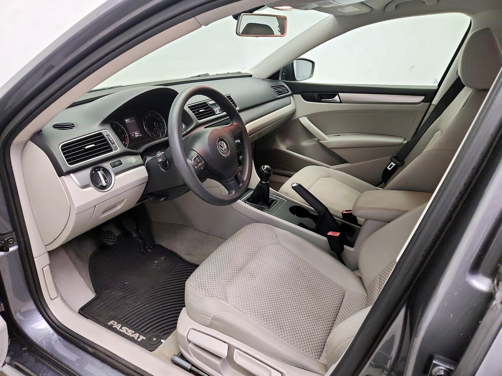 Thumbnail: 2014 Volkswagen Passat - 11