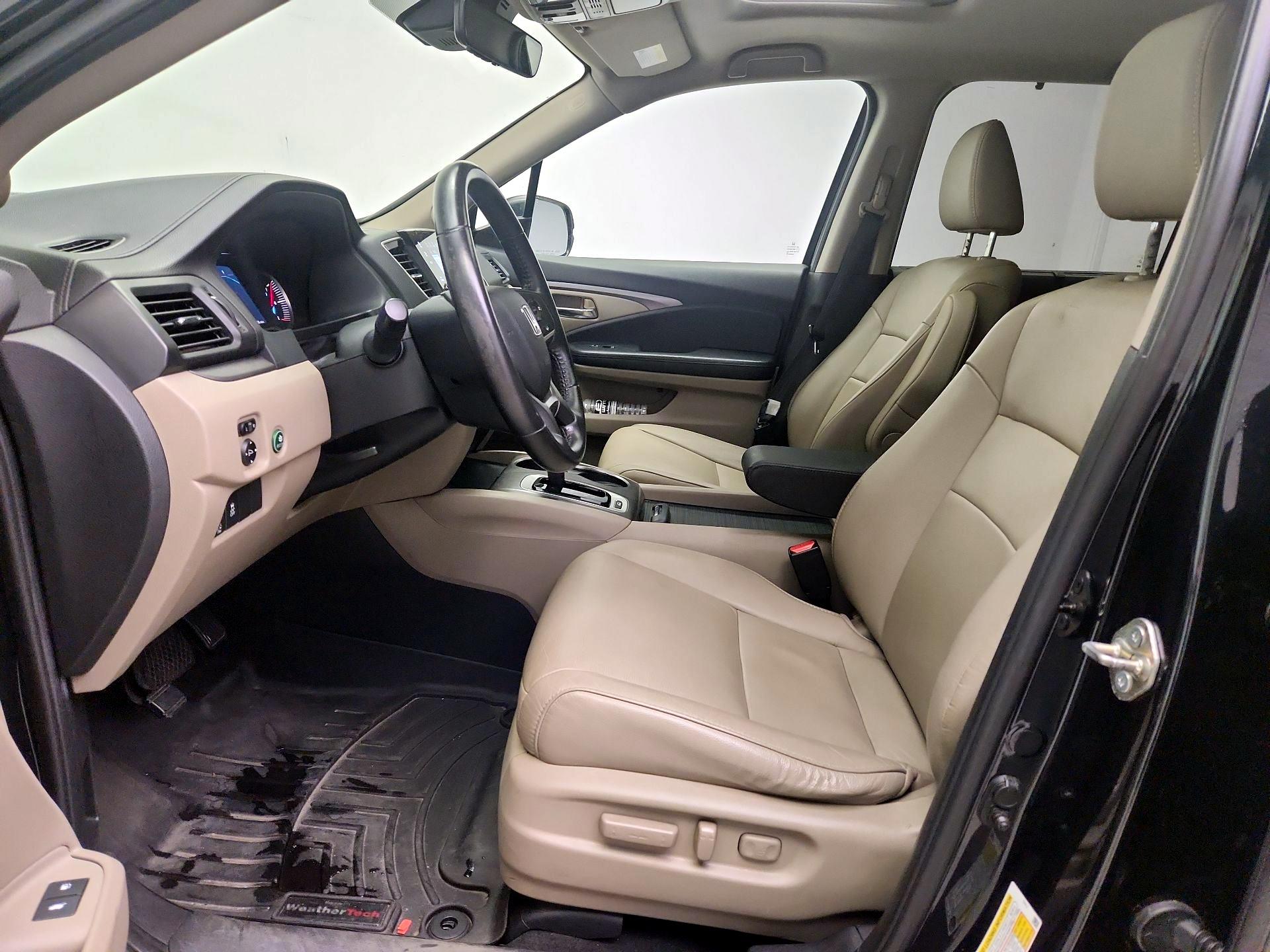Thumbnail: 2019 Honda Pilot - 11