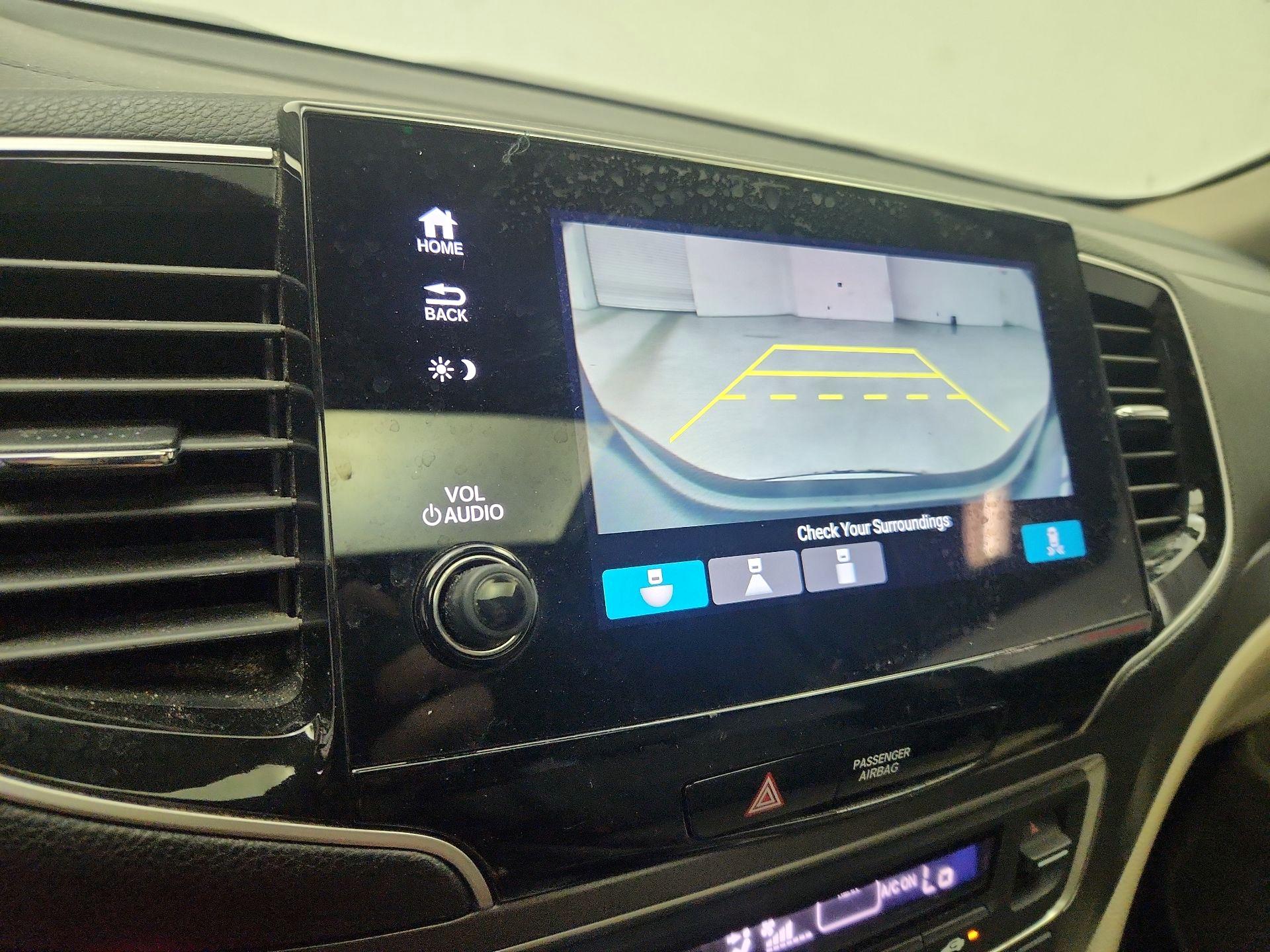 Thumbnail: 2019 Honda Pilot - 14