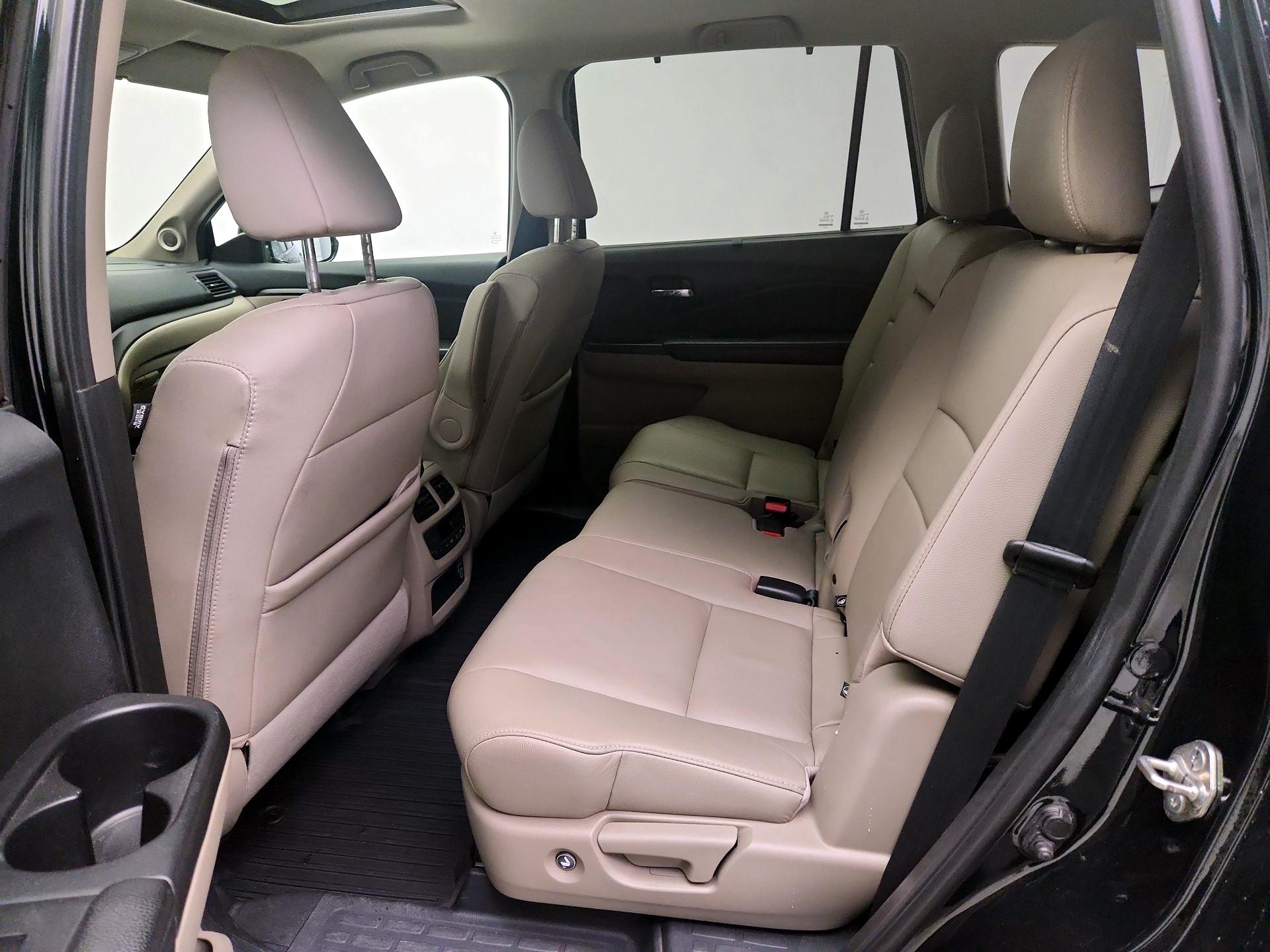 Thumbnail: 2019 Honda Pilot - 20