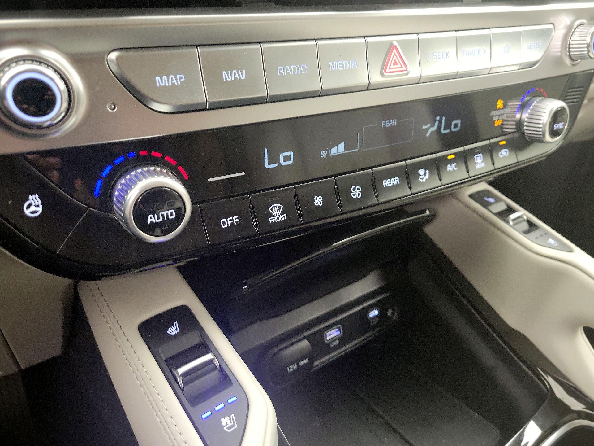 Thumbnail: 2024 Kia Telluride - 17