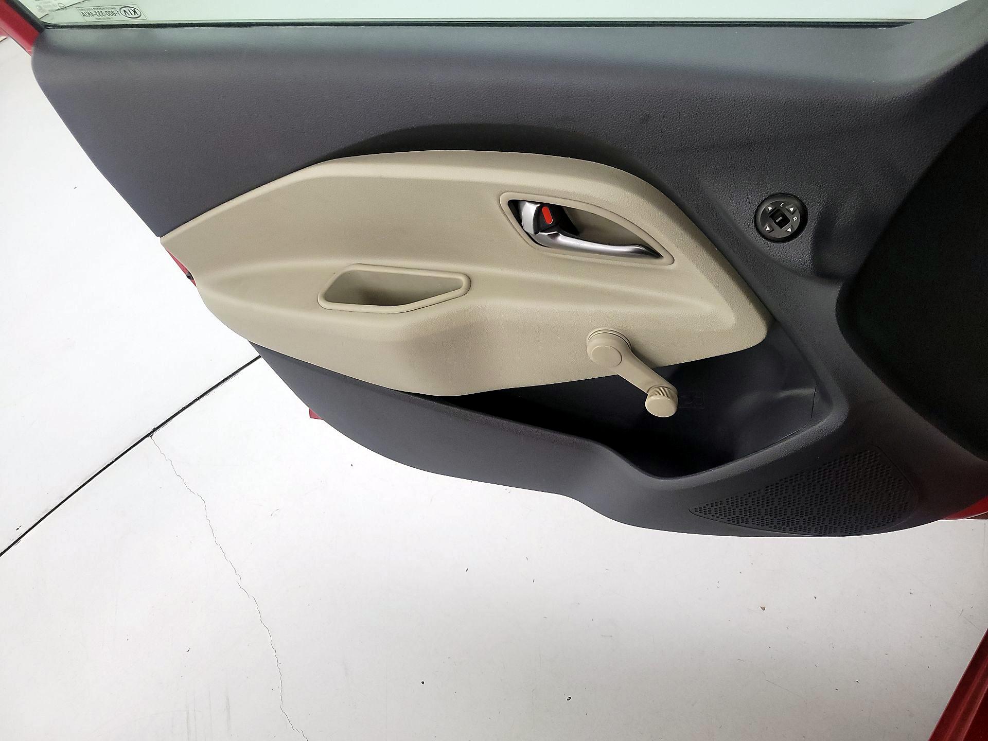 Thumbnail: 2013 Kia Rio - 12