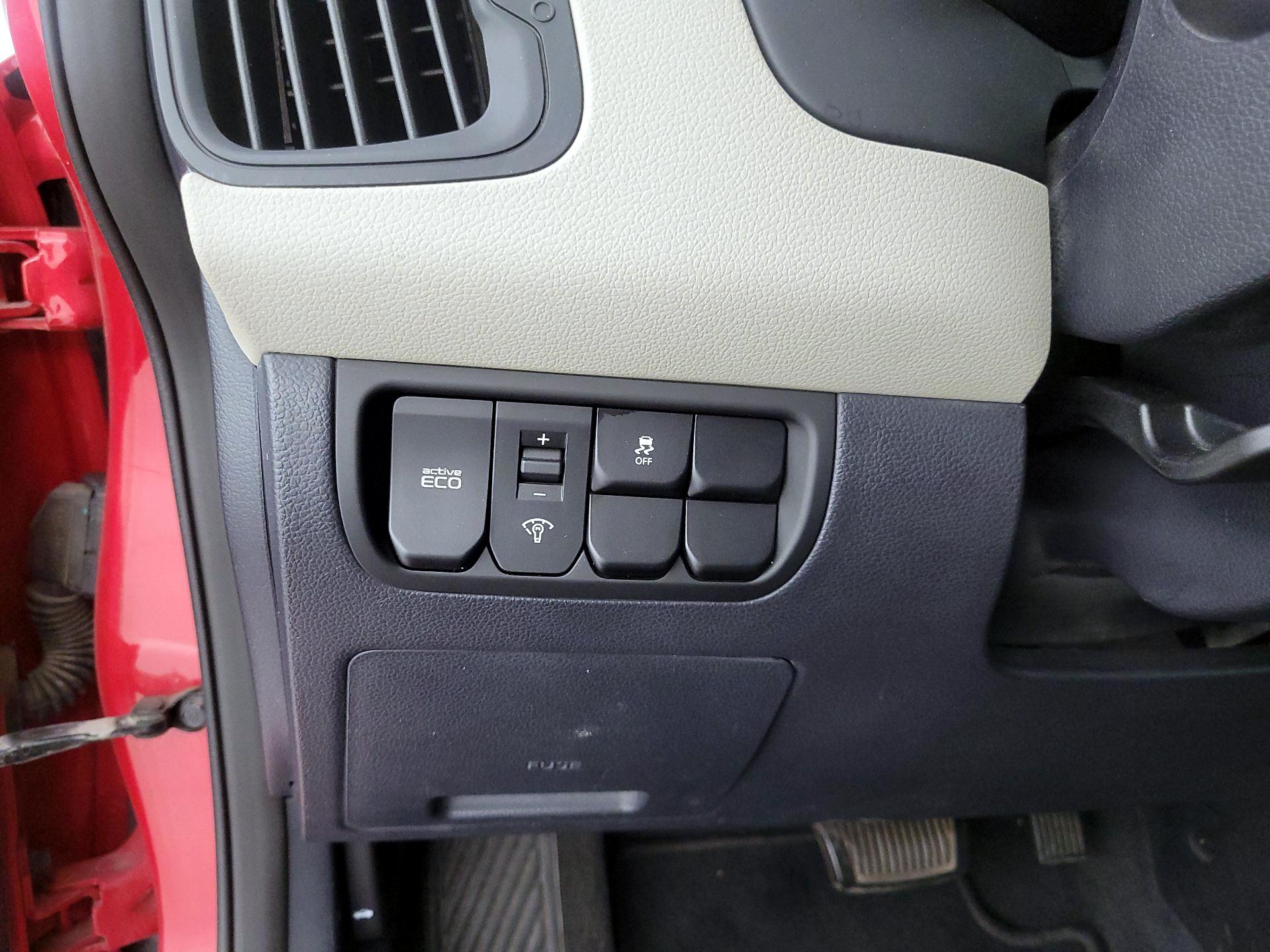 Thumbnail: 2013 Kia Rio - 13