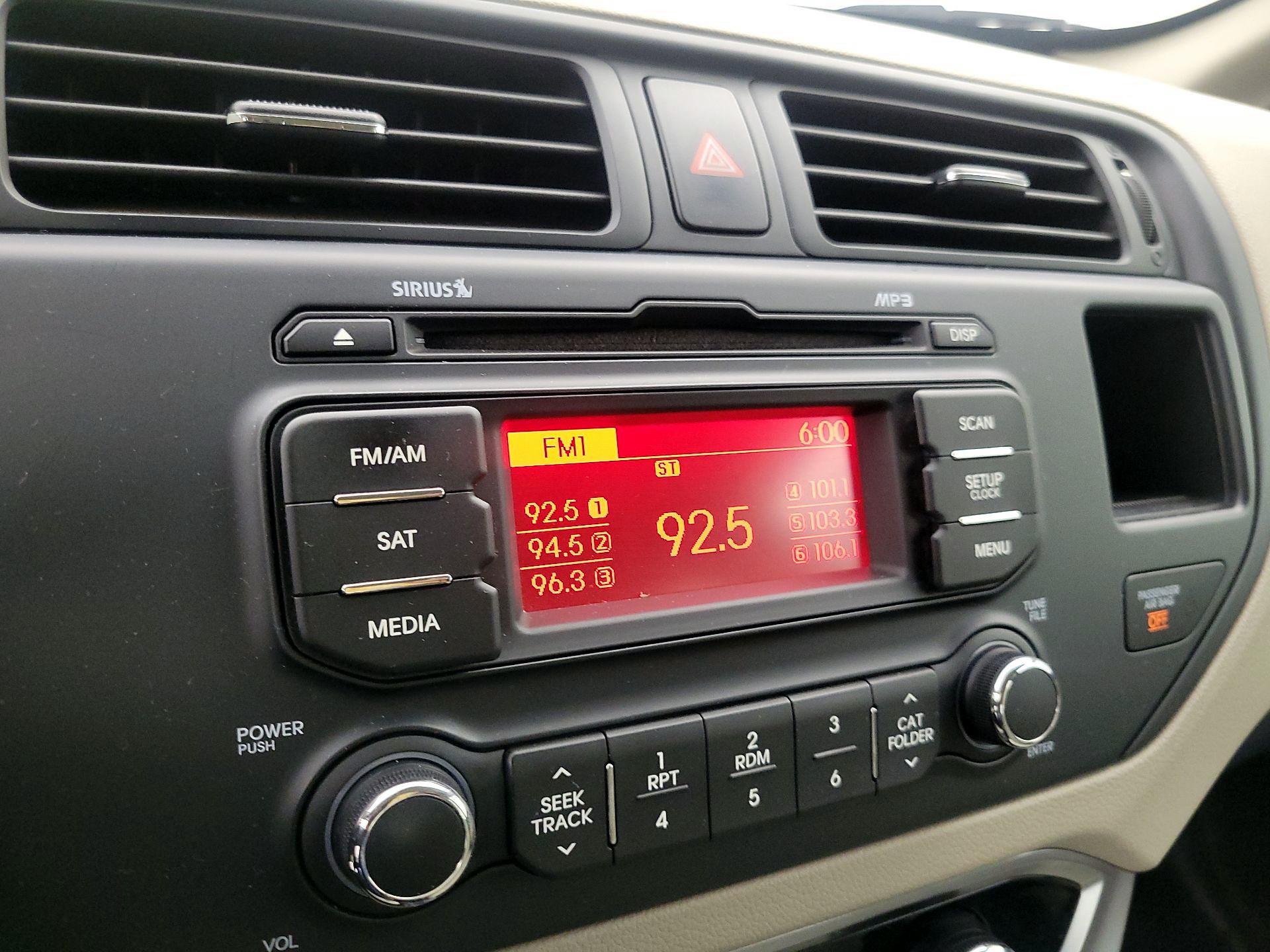 Thumbnail: 2013 Kia Rio - 14