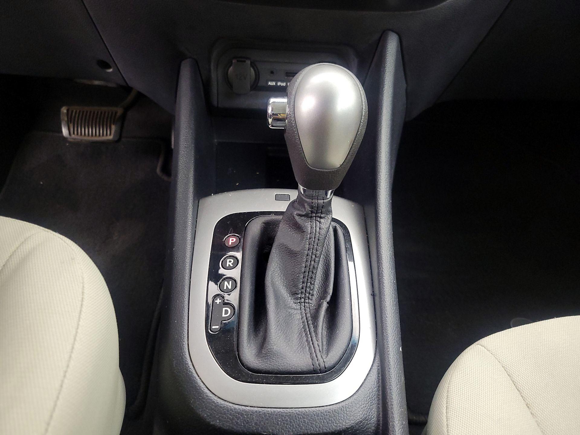 Thumbnail: 2013 Kia Rio - 16