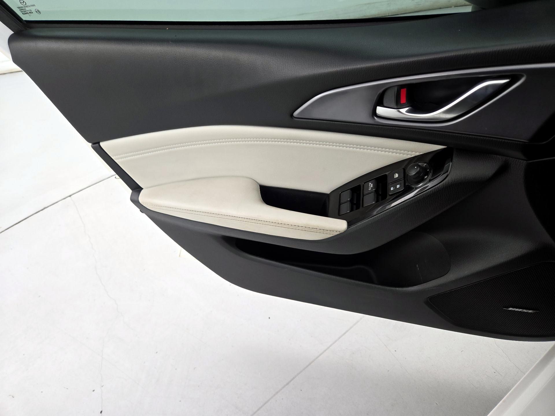 Thumbnail: 2018 Mazda Mazda3 - 12
