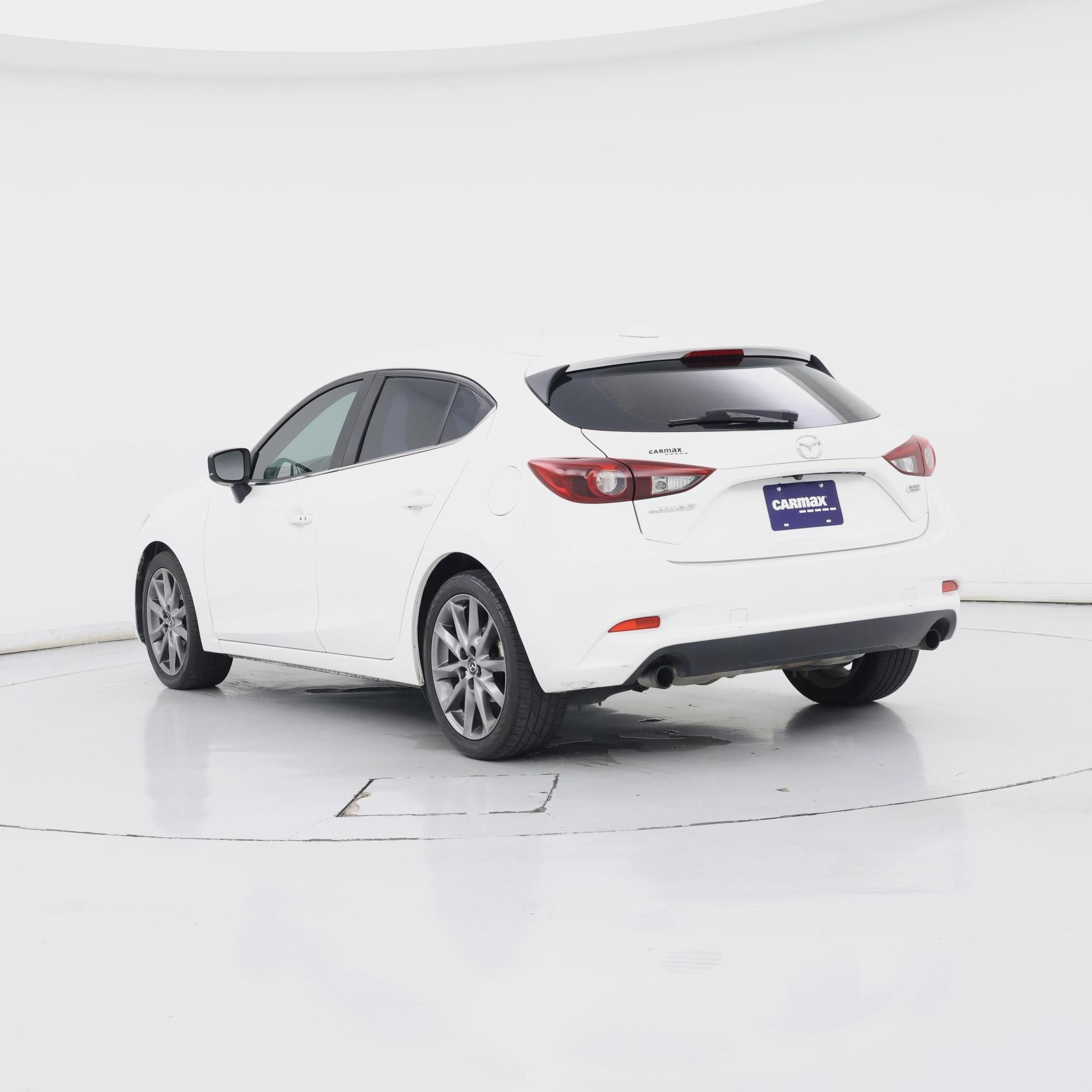 Thumbnail: 2018 Mazda Mazda3 - 2