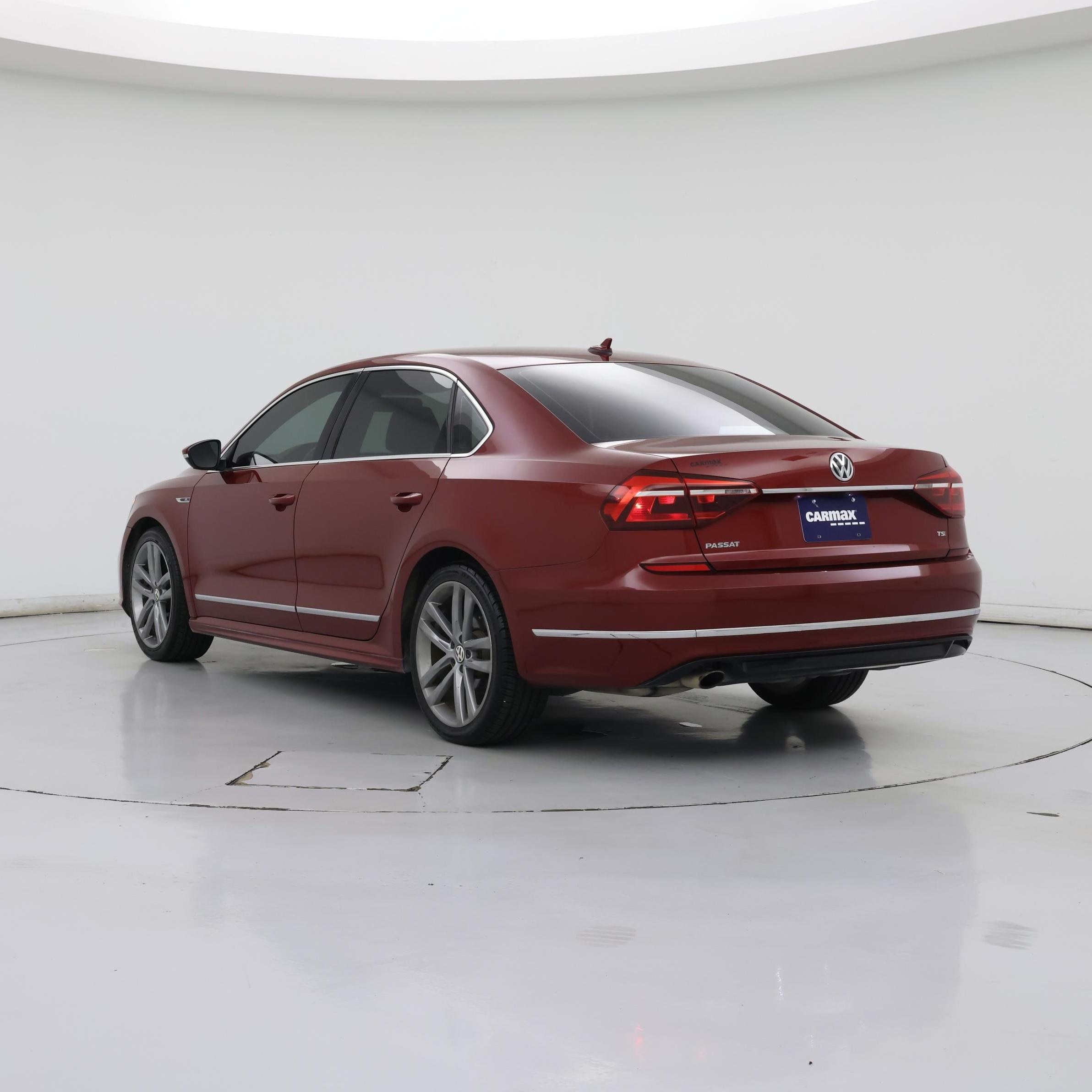 Thumbnail: 2017 Volkswagen Passat - 2