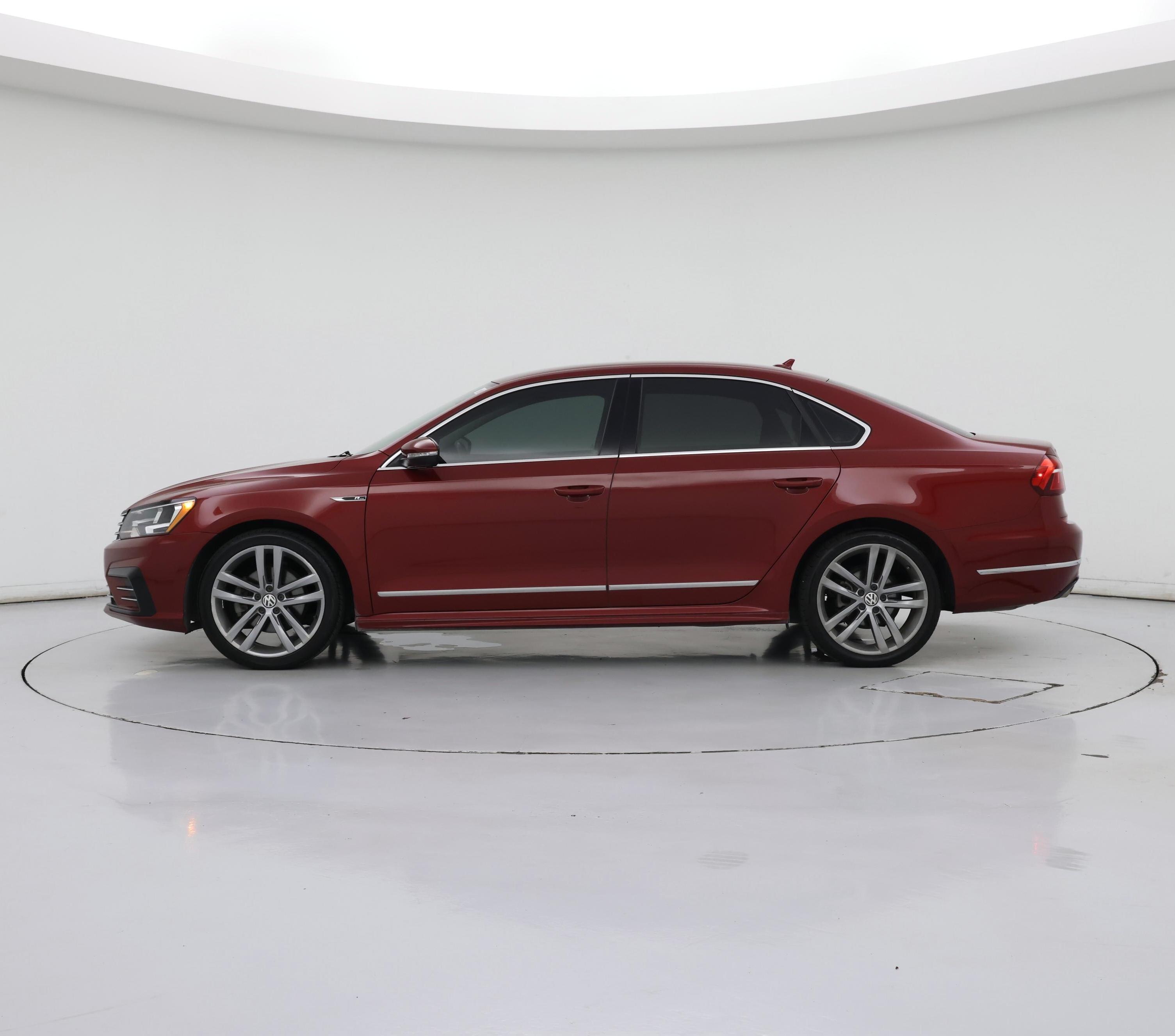 Thumbnail: 2017 Volkswagen Passat - 3