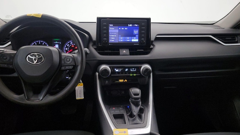 2021 Toyota RAV4 LE 9