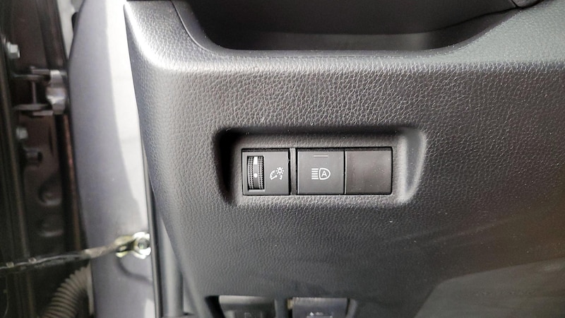 2021 Toyota RAV4 LE 13