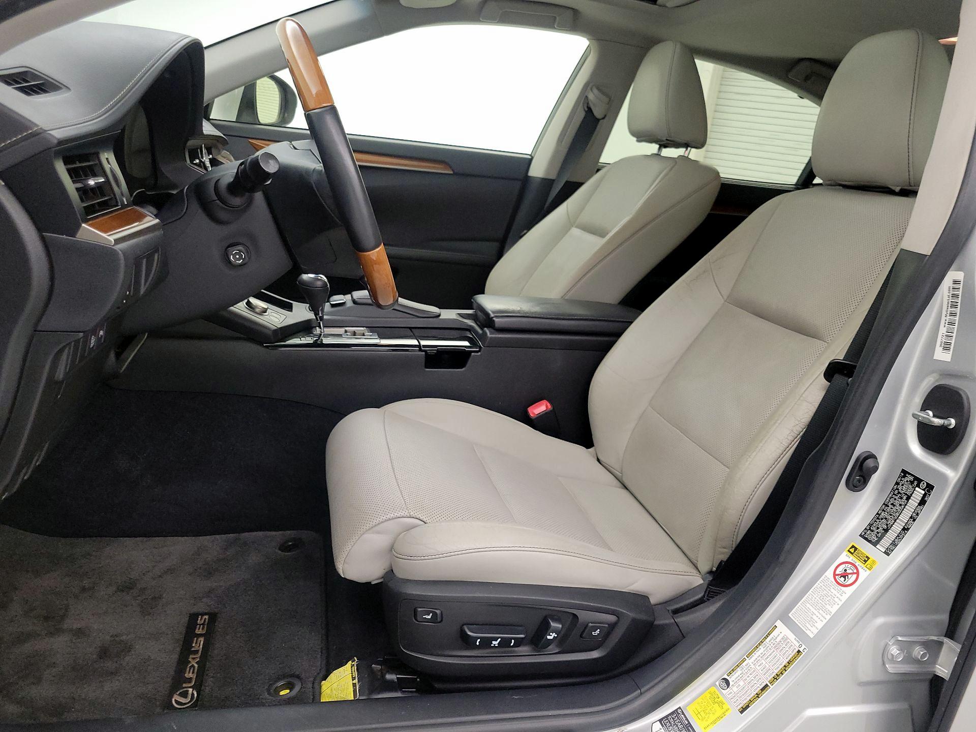 Thumbnail: 2013 Lexus ES - 11