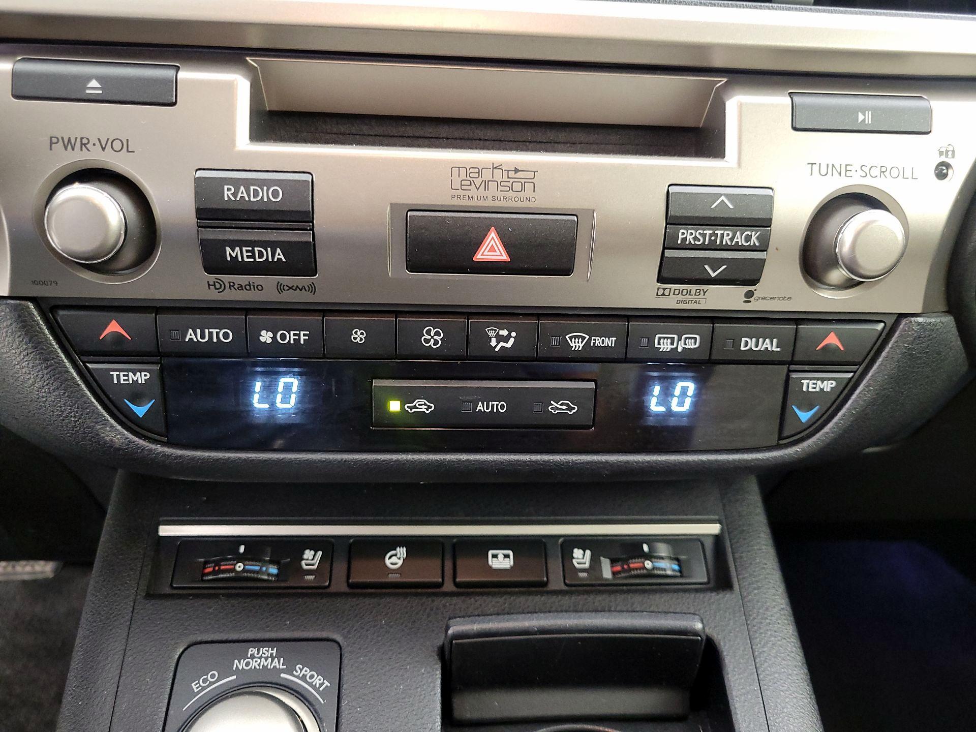 Thumbnail: 2013 Lexus ES - 17