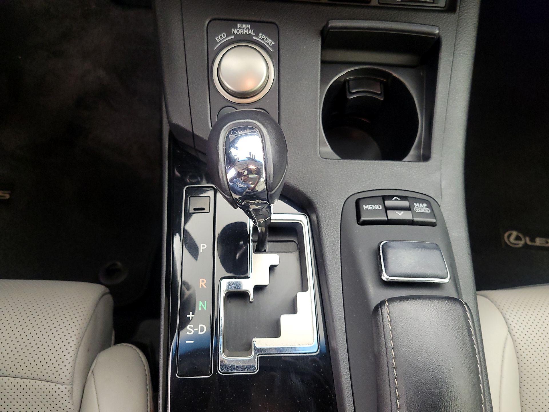 Thumbnail: 2013 Lexus ES - 18