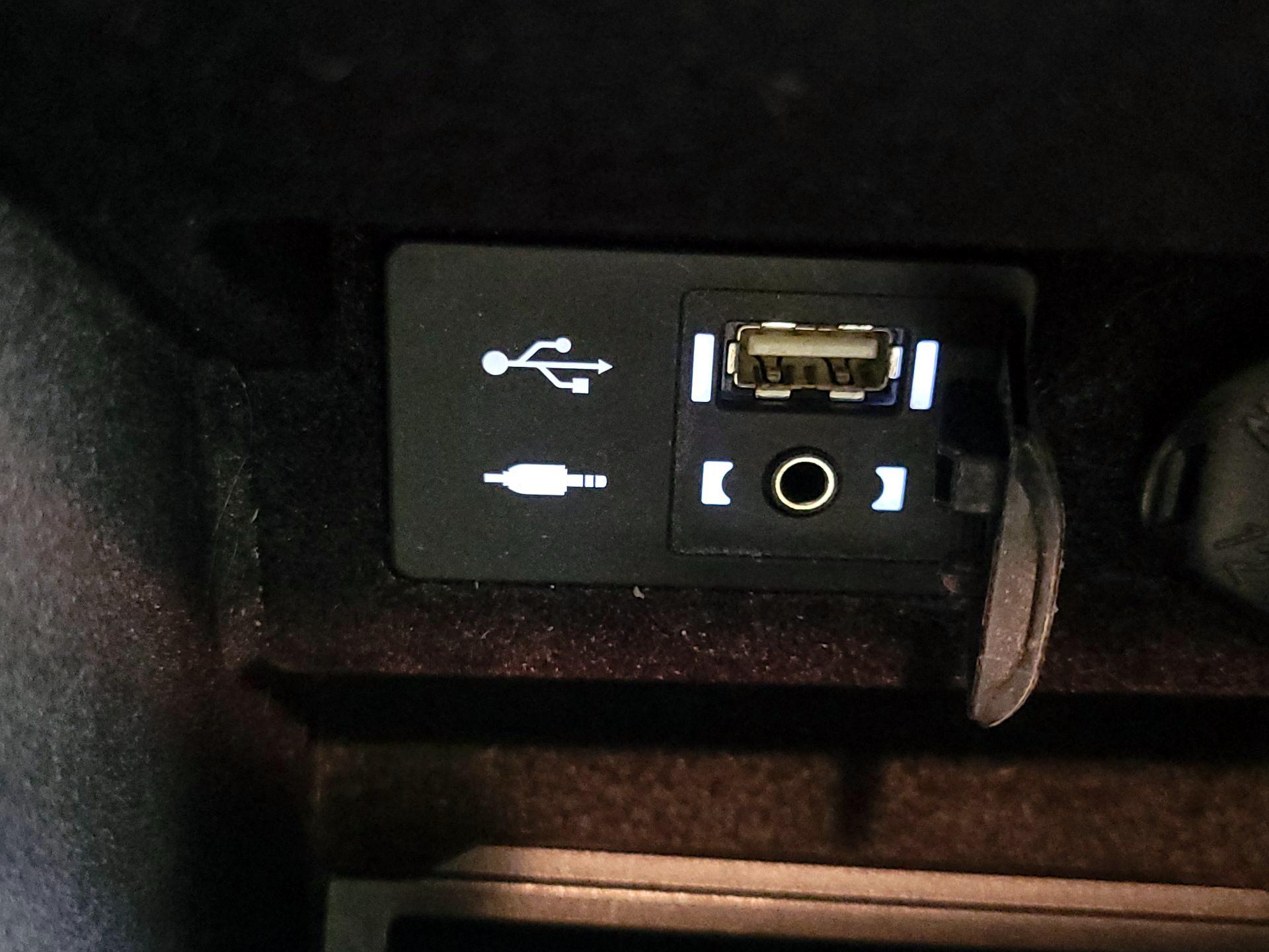 Thumbnail: 2013 Lexus ES - 19