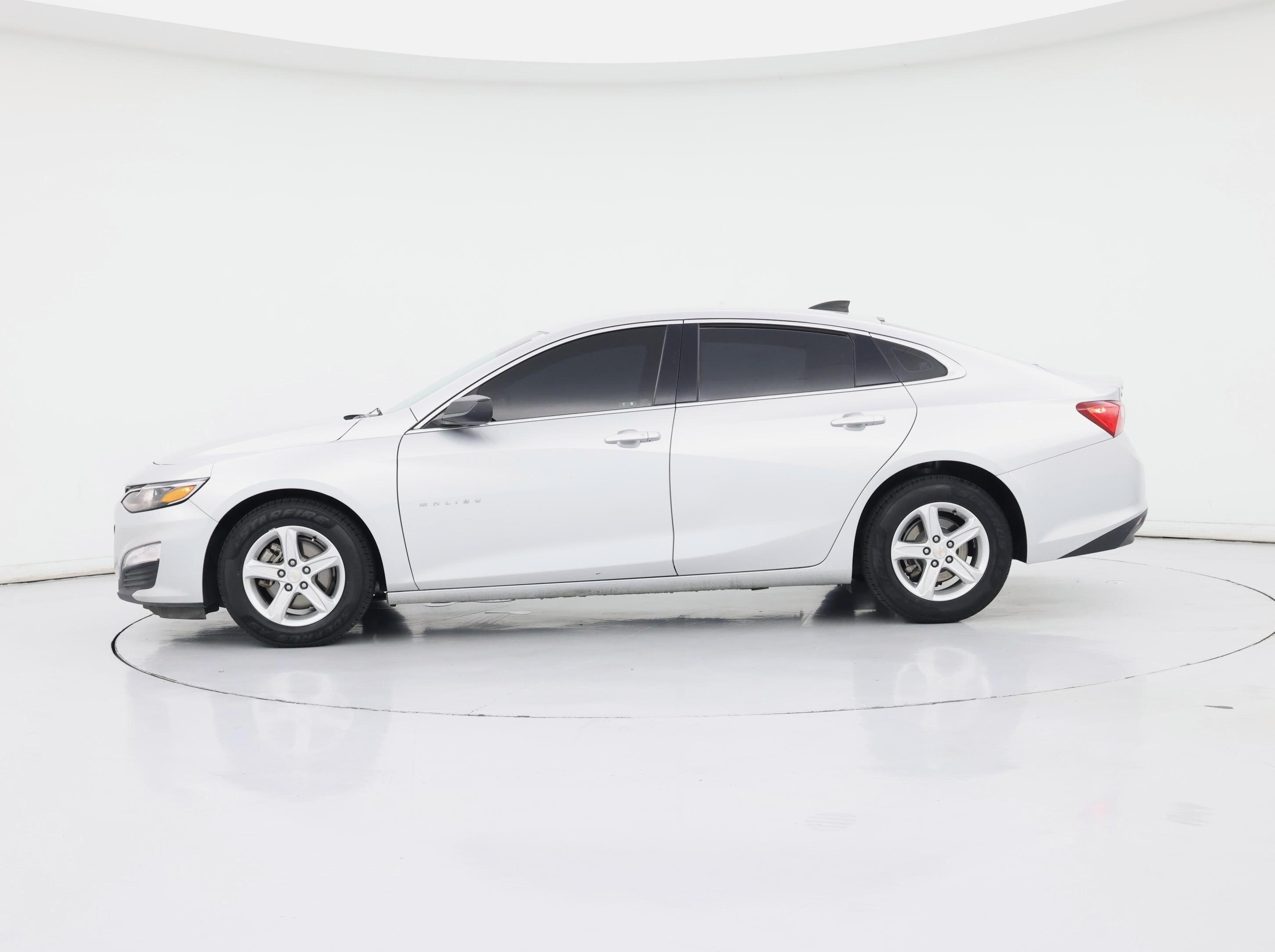 Thumbnail: 2021 Chevrolet Malibu - 3