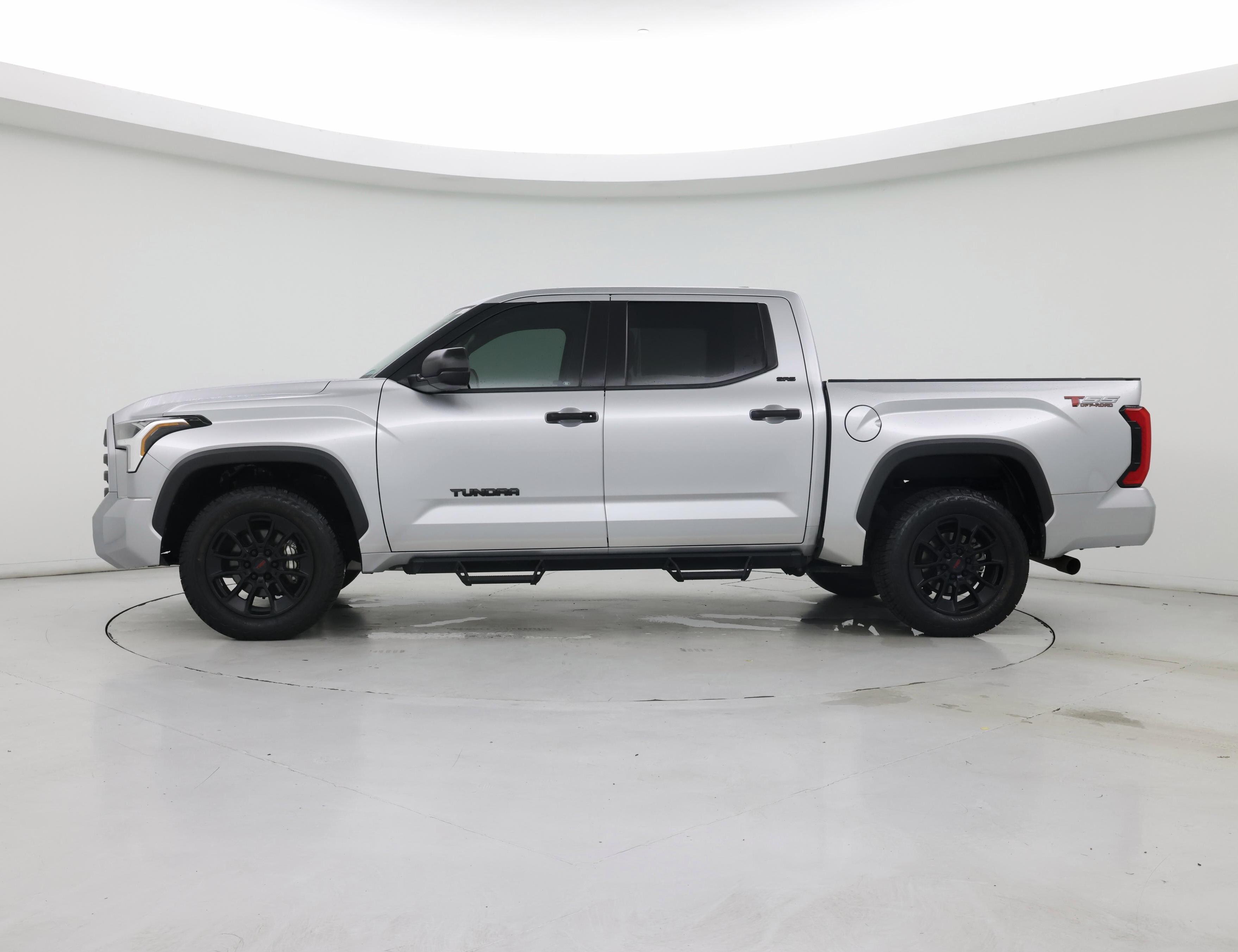 Thumbnail: 2022 Toyota Tundra - 3