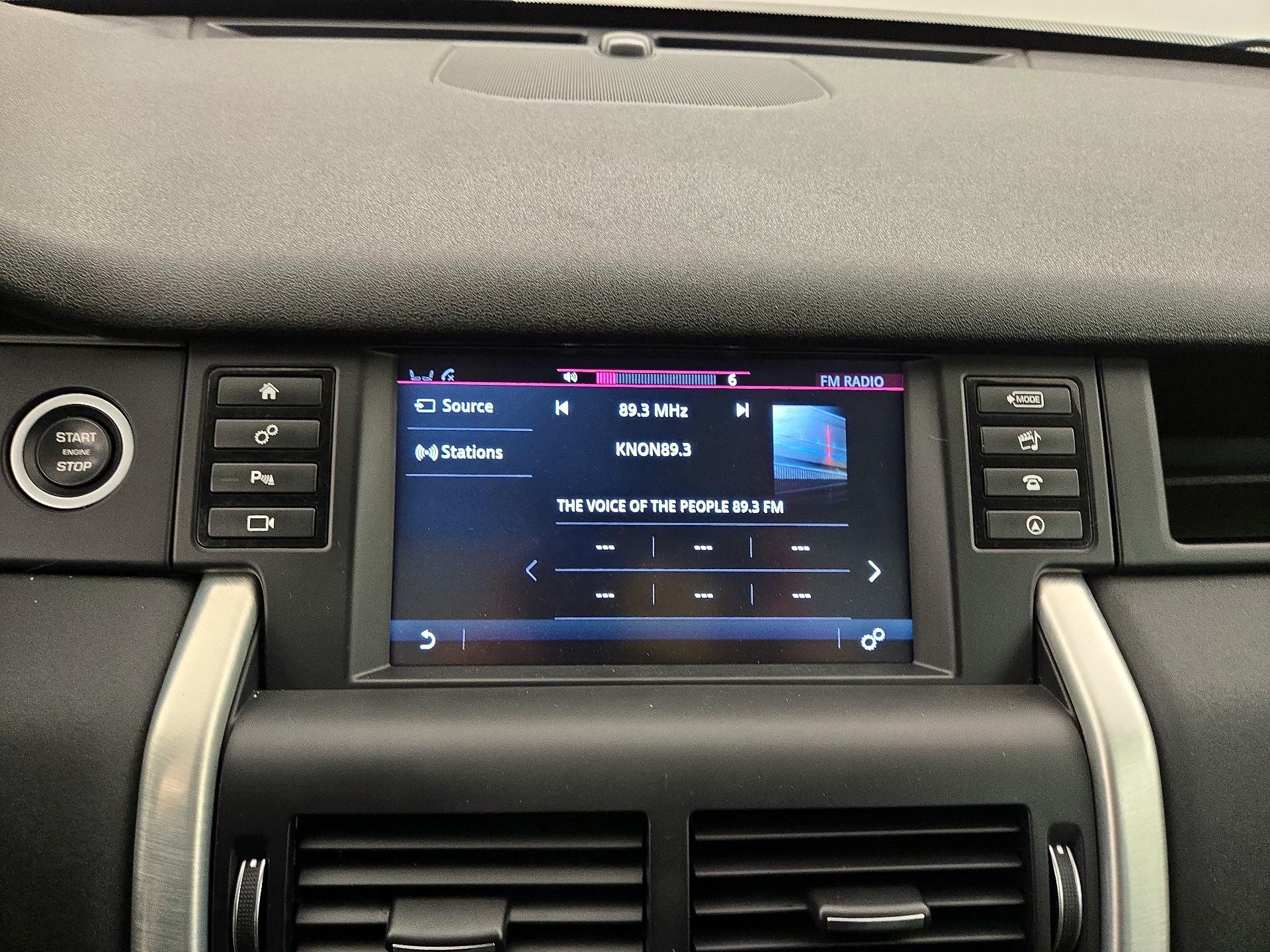 Thumbnail: 2018 Land Rover Discovery Sport - 16