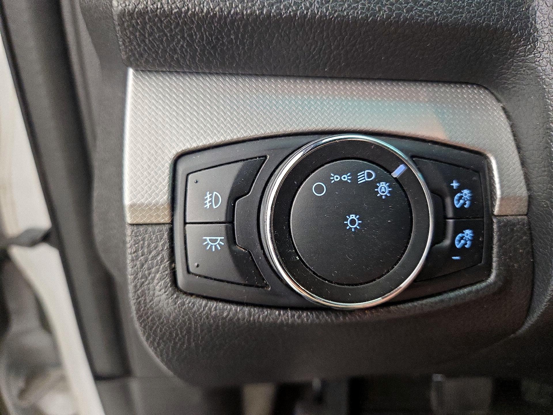 Thumbnail: 2015 Ford Explorer - 13