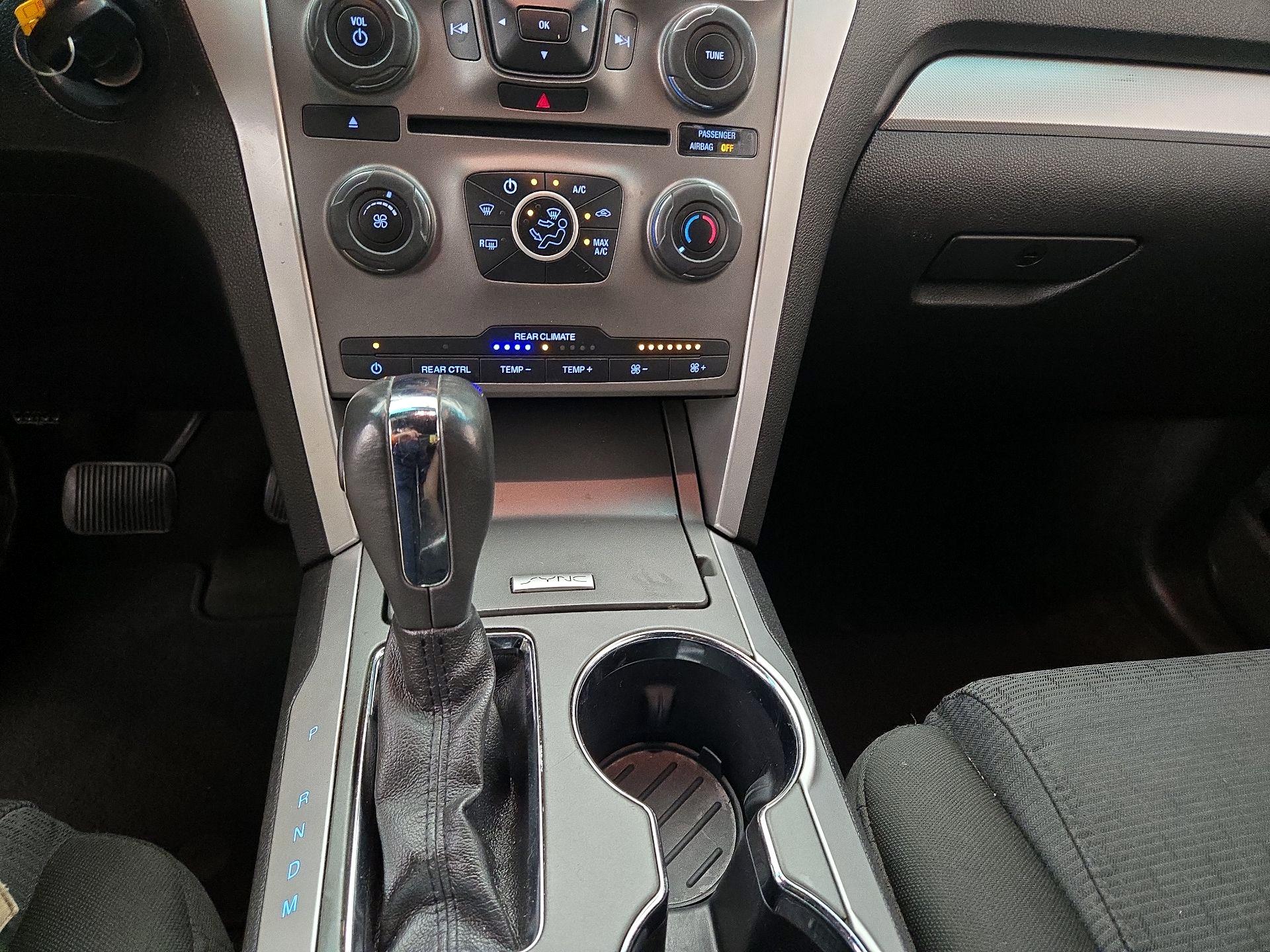 Thumbnail: 2015 Ford Explorer - 16