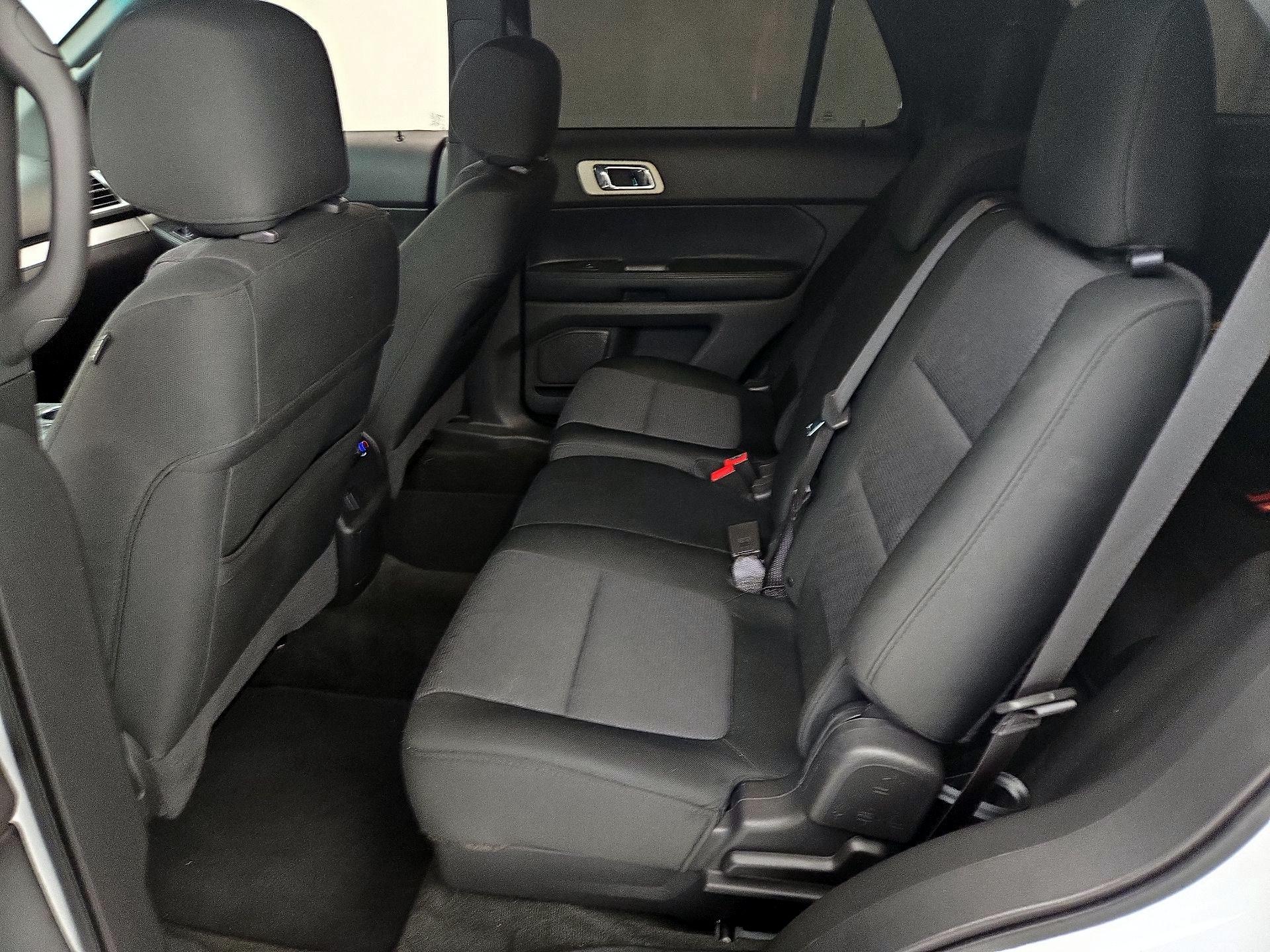 Thumbnail: 2015 Ford Explorer - 18