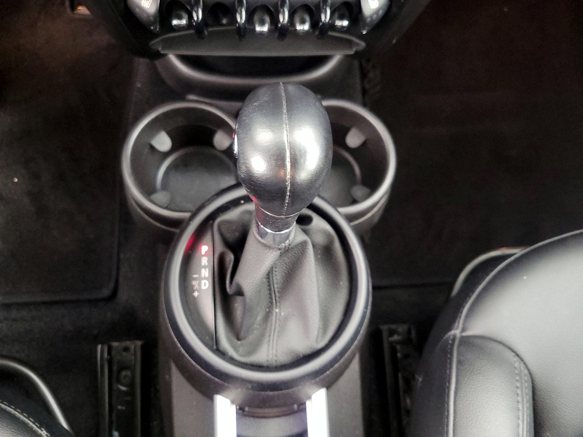 Thumbnail: 2014 MINI Cooper Countryman - 15