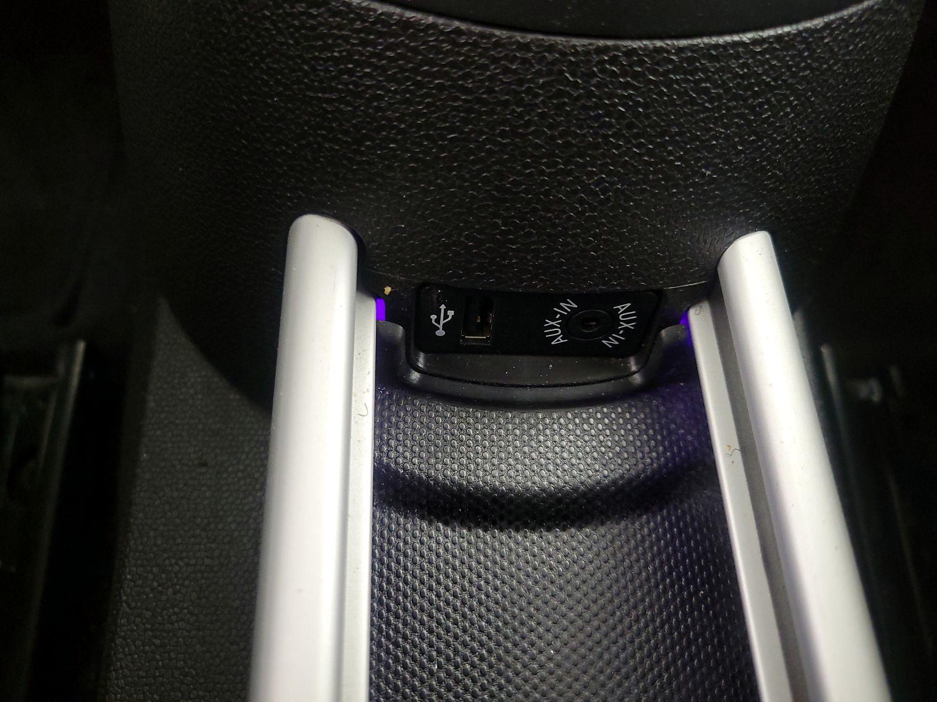 Thumbnail: 2014 MINI Cooper Countryman - 16