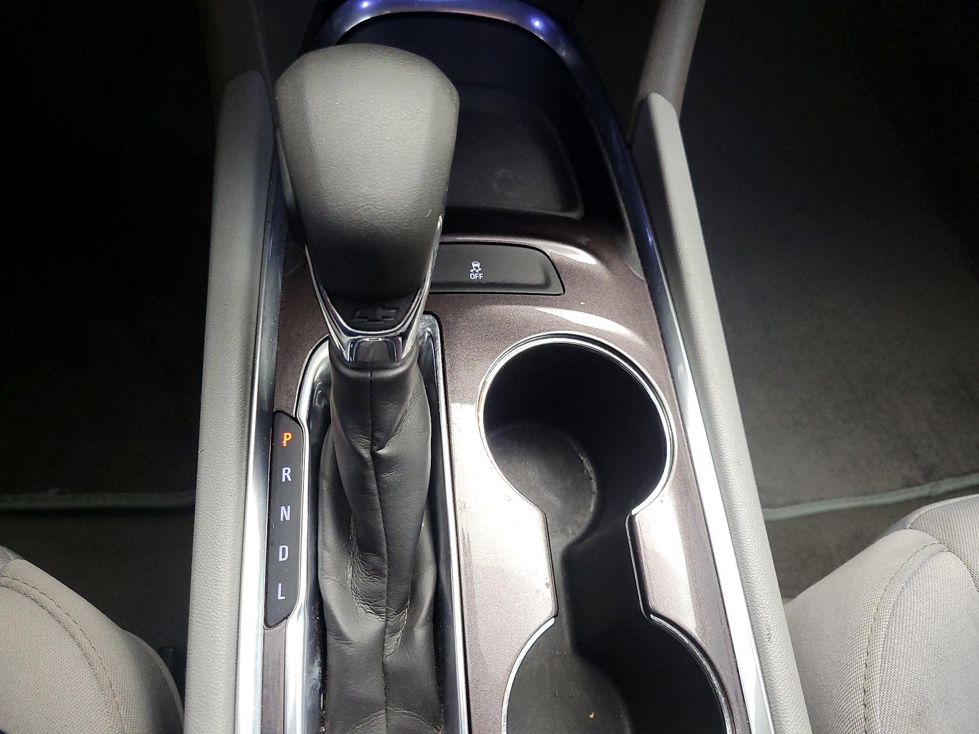 Thumbnail: 2022 Chevrolet Malibu - 17