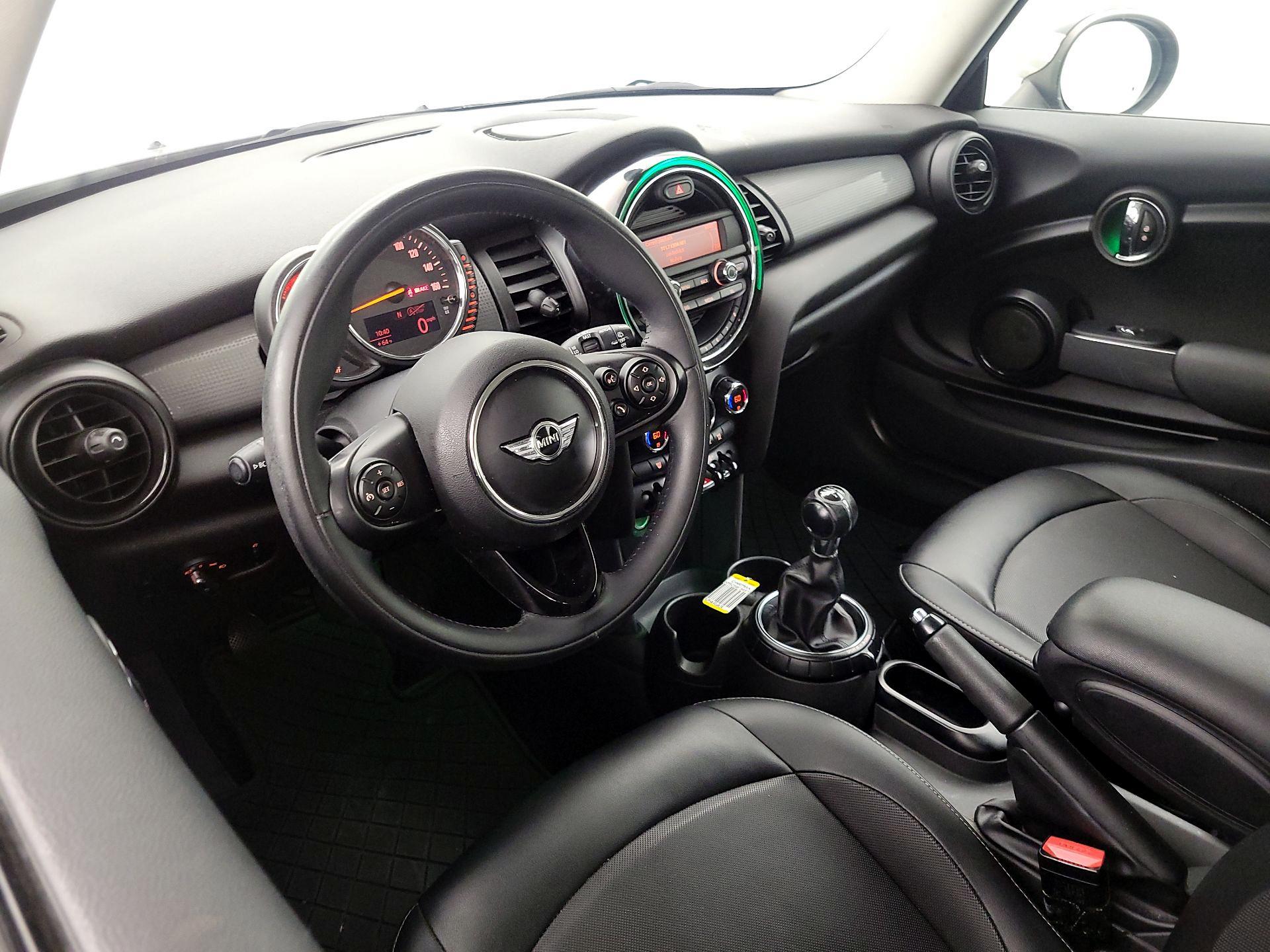 Thumbnail: 2015 MINI Cooper Hardtop - 9