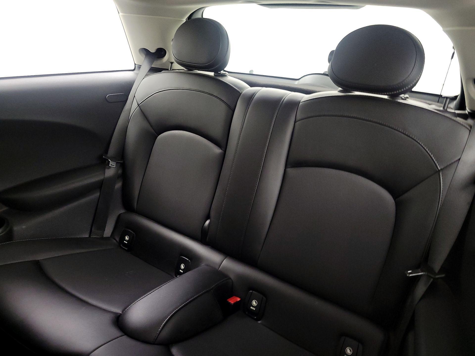Thumbnail: 2015 MINI Cooper Hardtop - 18