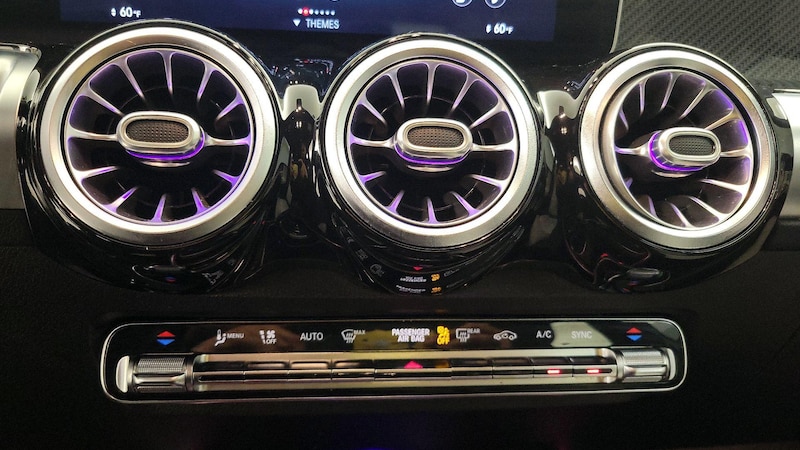 2021 Mercedes-Benz GLB 250 16