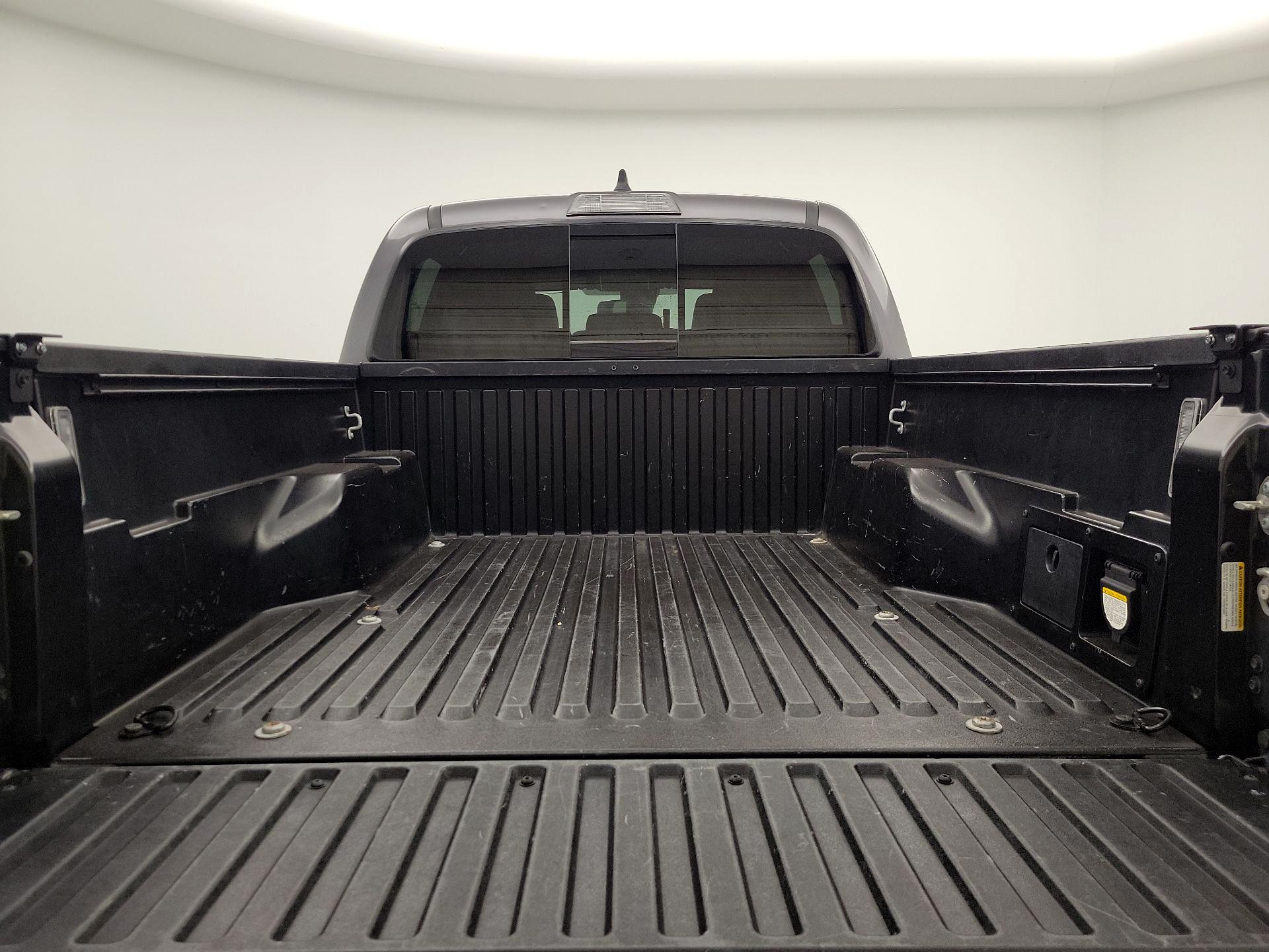 Thumbnail: 2020 Toyota Tacoma - 20