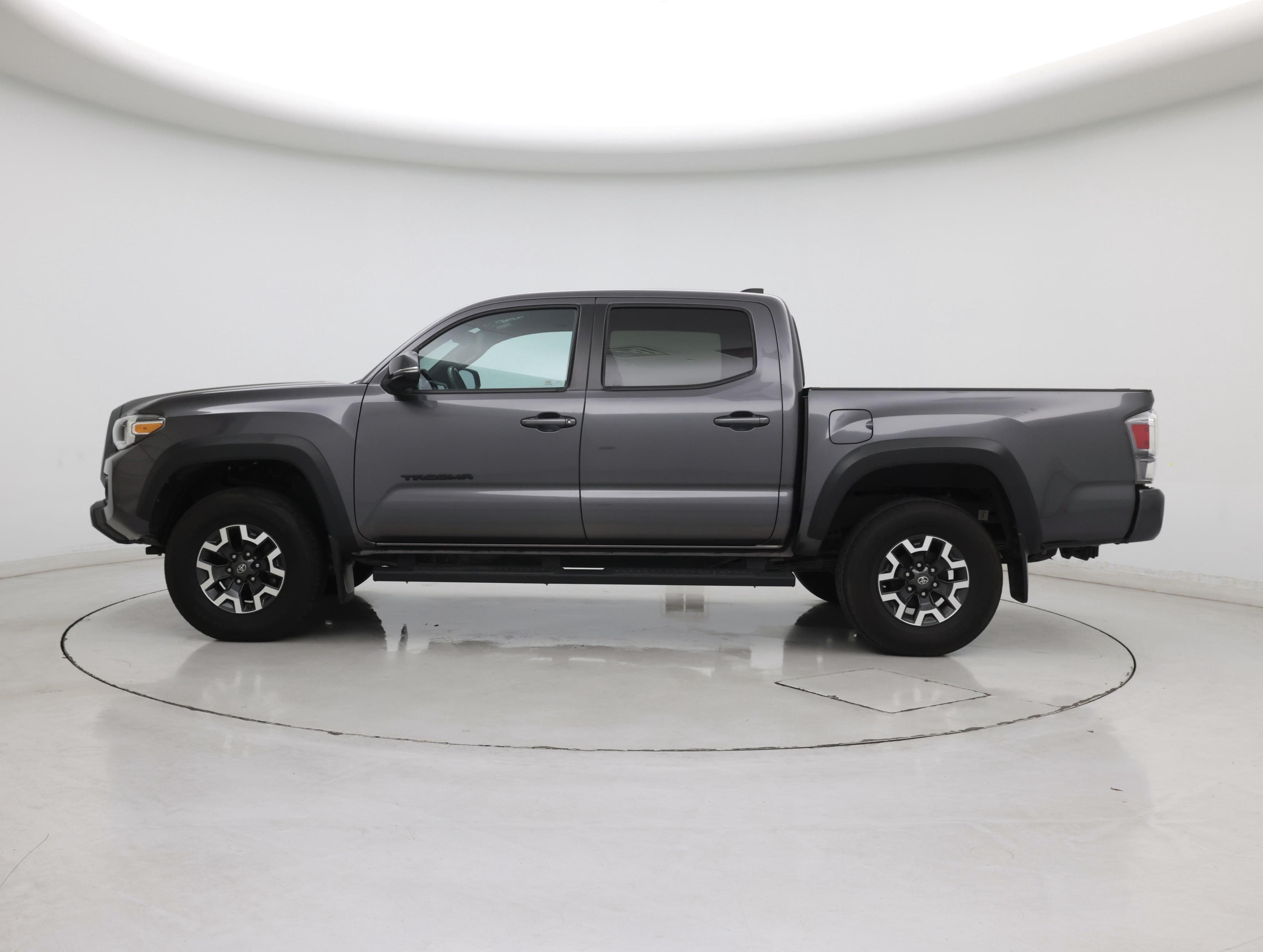 Thumbnail: 2020 Toyota Tacoma - 3