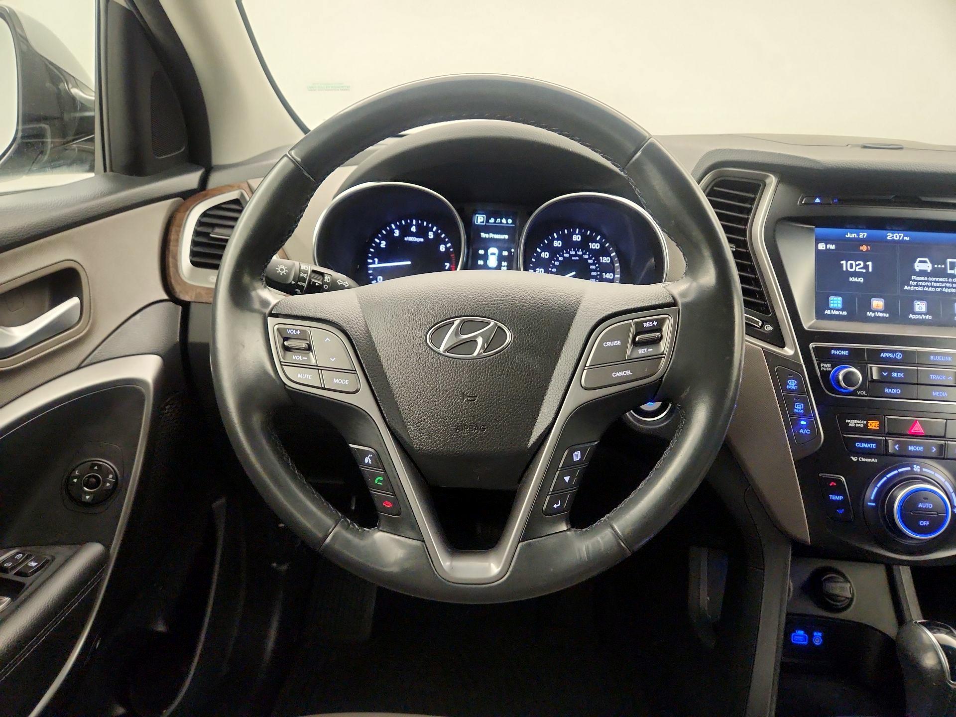 Thumbnail: 2019 Hyundai Santa Fe - 10