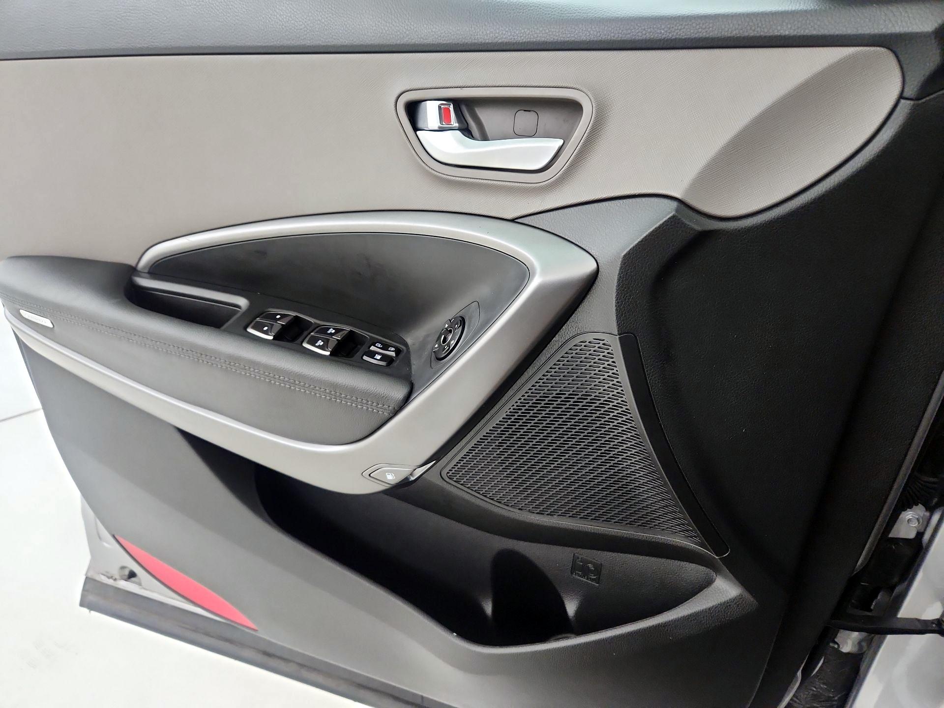Thumbnail: 2019 Hyundai Santa Fe - 12