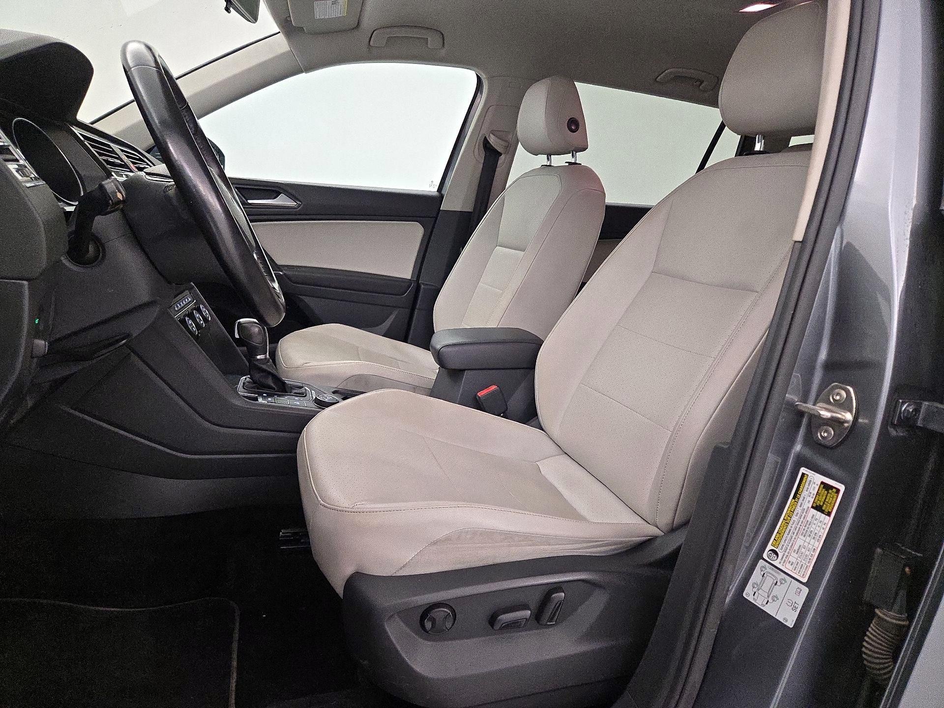 Thumbnail: 2018 Volkswagen Tiguan - 11