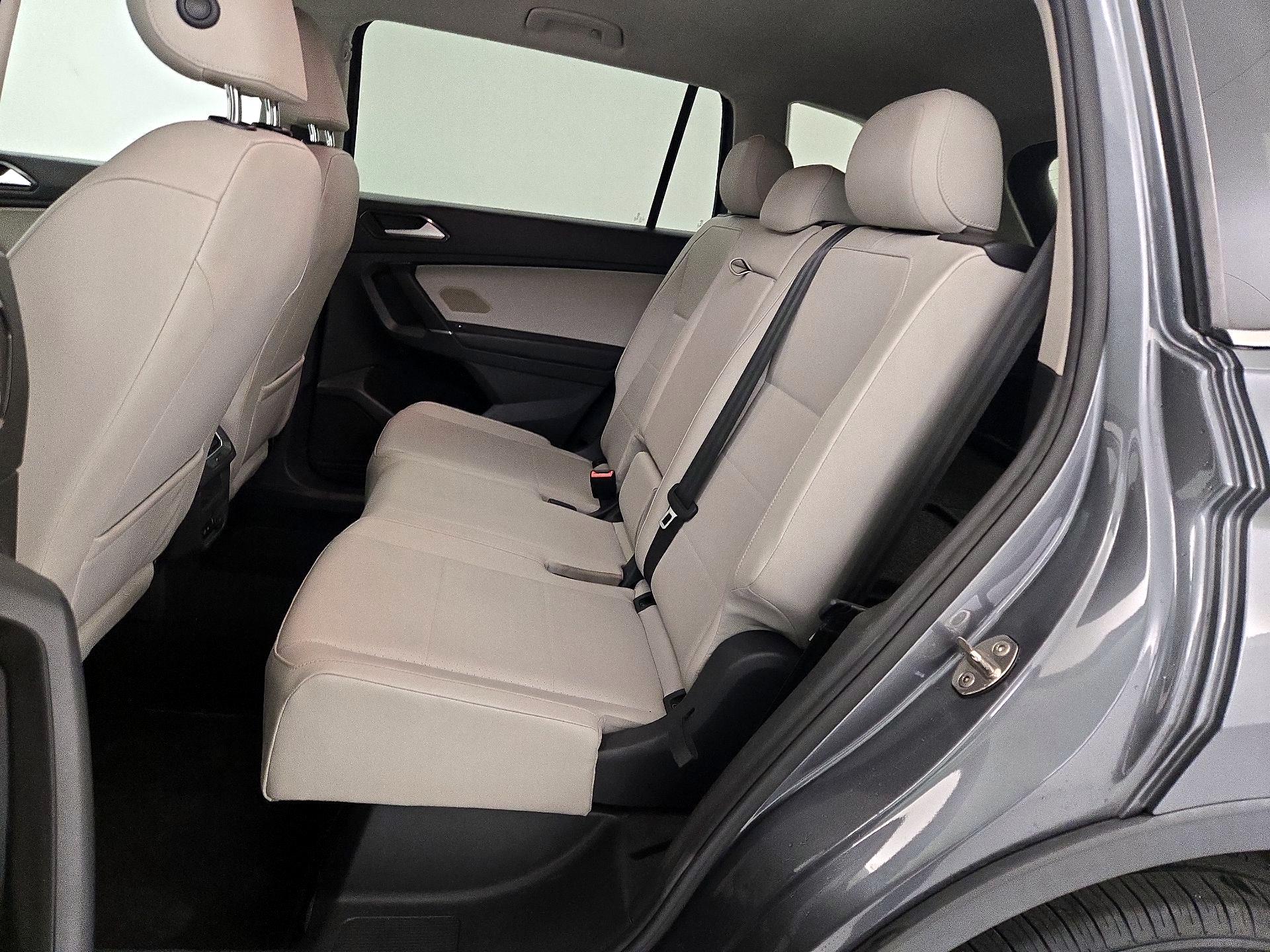 Thumbnail: 2018 Volkswagen Tiguan - 19