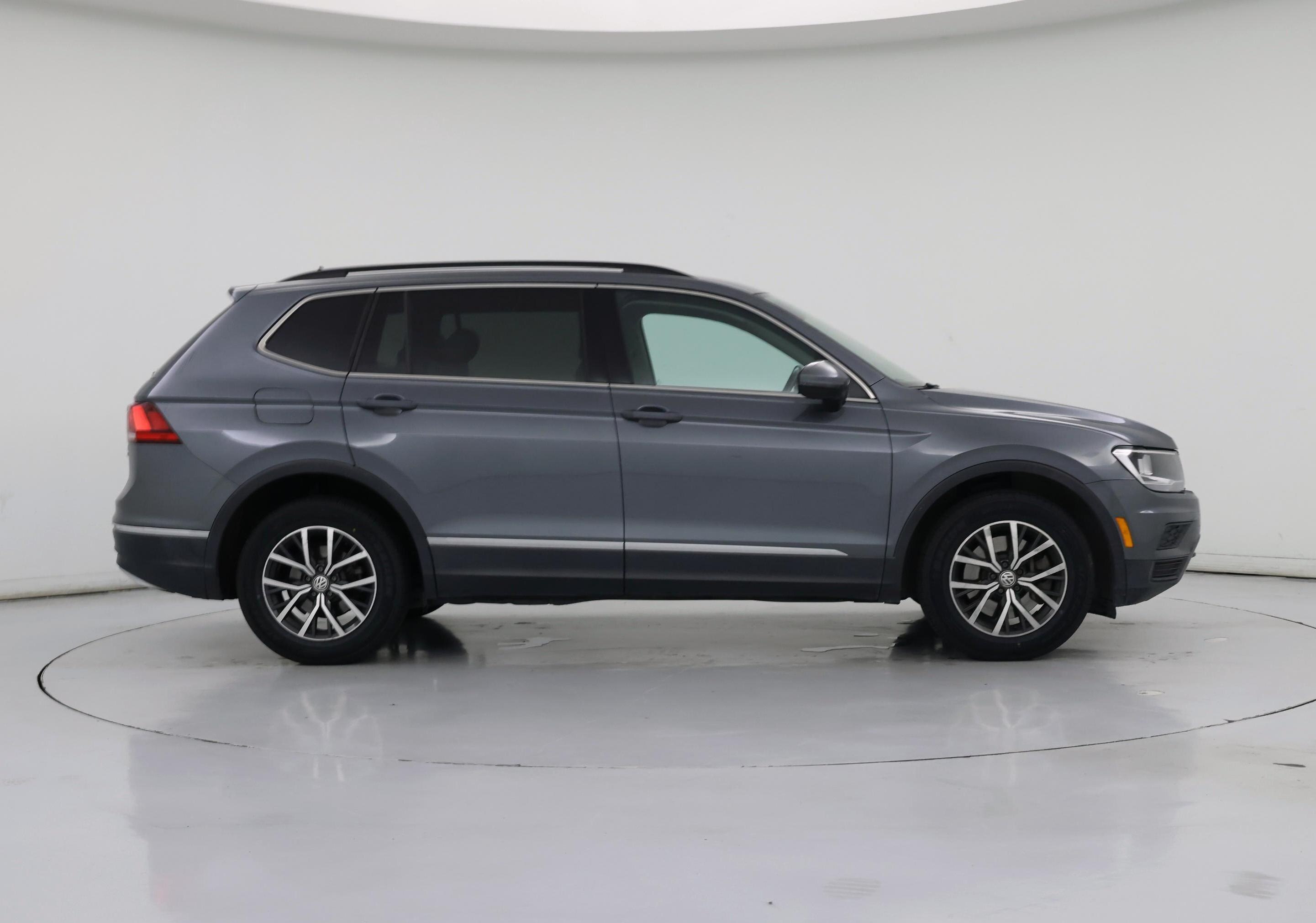 Thumbnail: 2018 Volkswagen Tiguan - 7