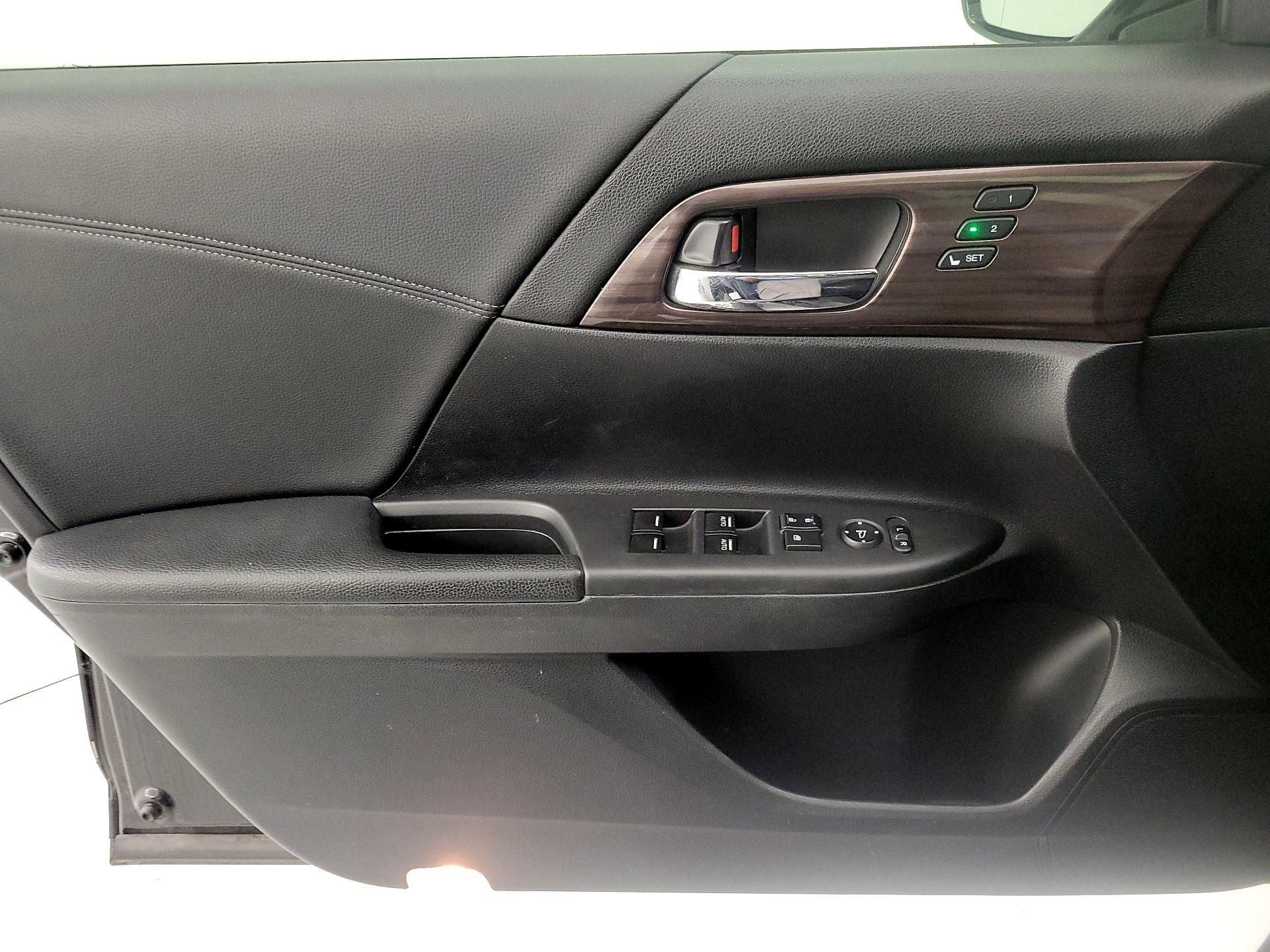 Thumbnail: 2017 Honda Accord - 12